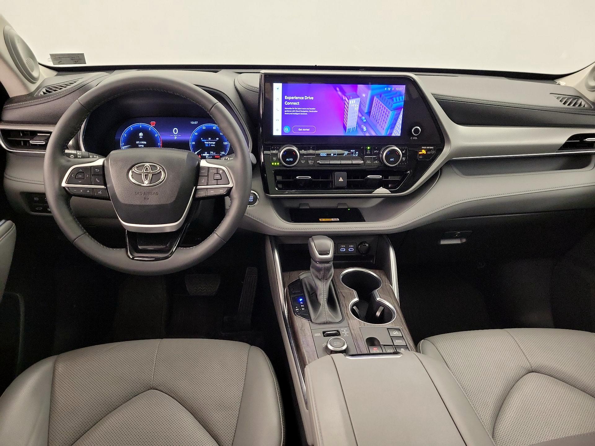 Thumbnail: 2023 Toyota Highlander - 9