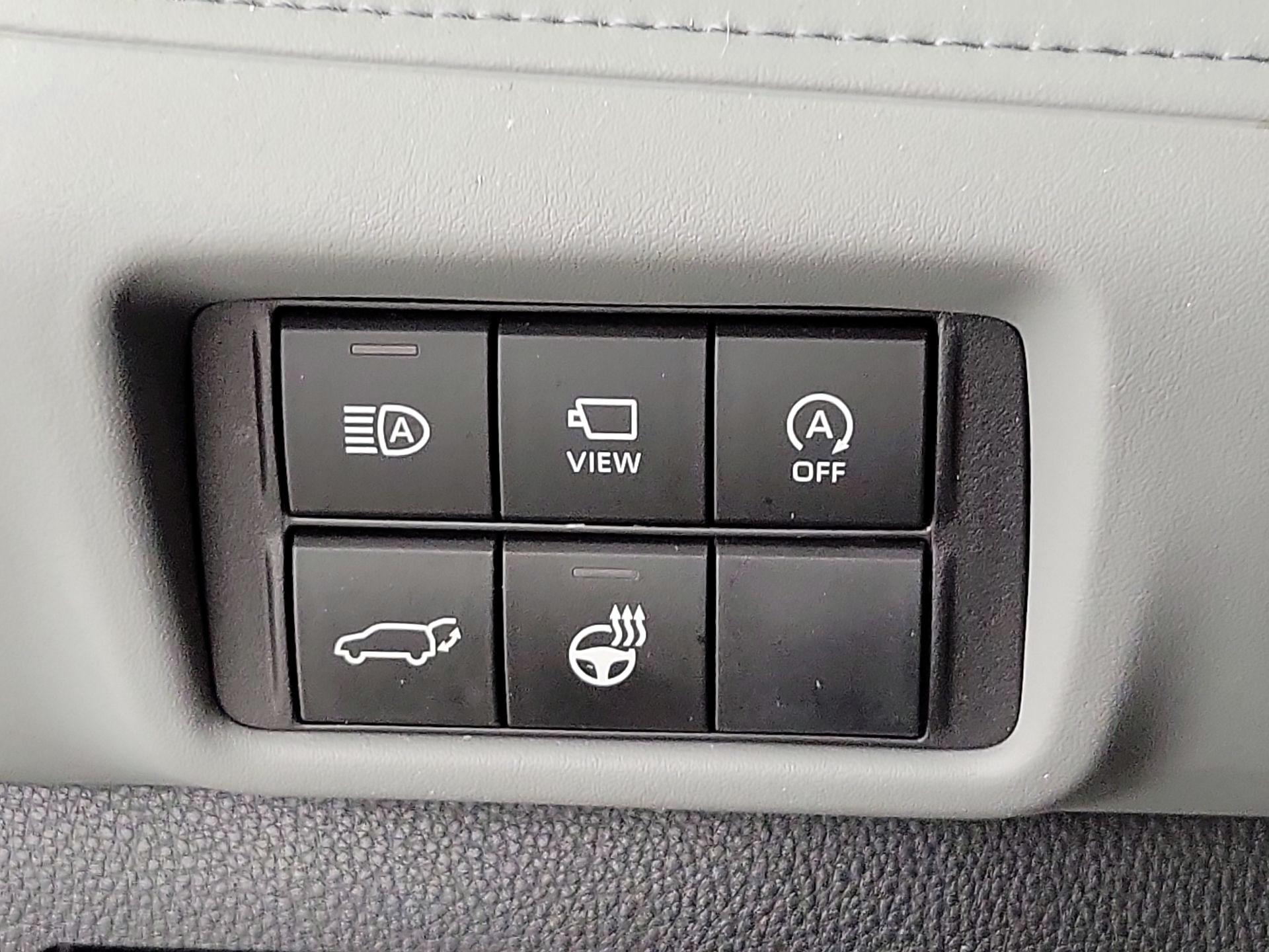 Thumbnail: 2023 Toyota Highlander - 13
