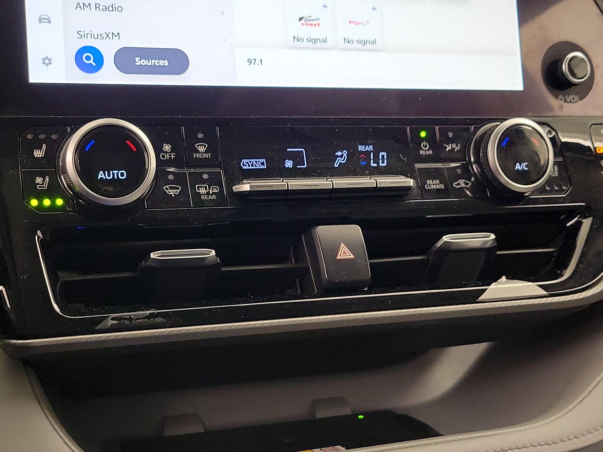 Thumbnail: 2023 Toyota Highlander - 16