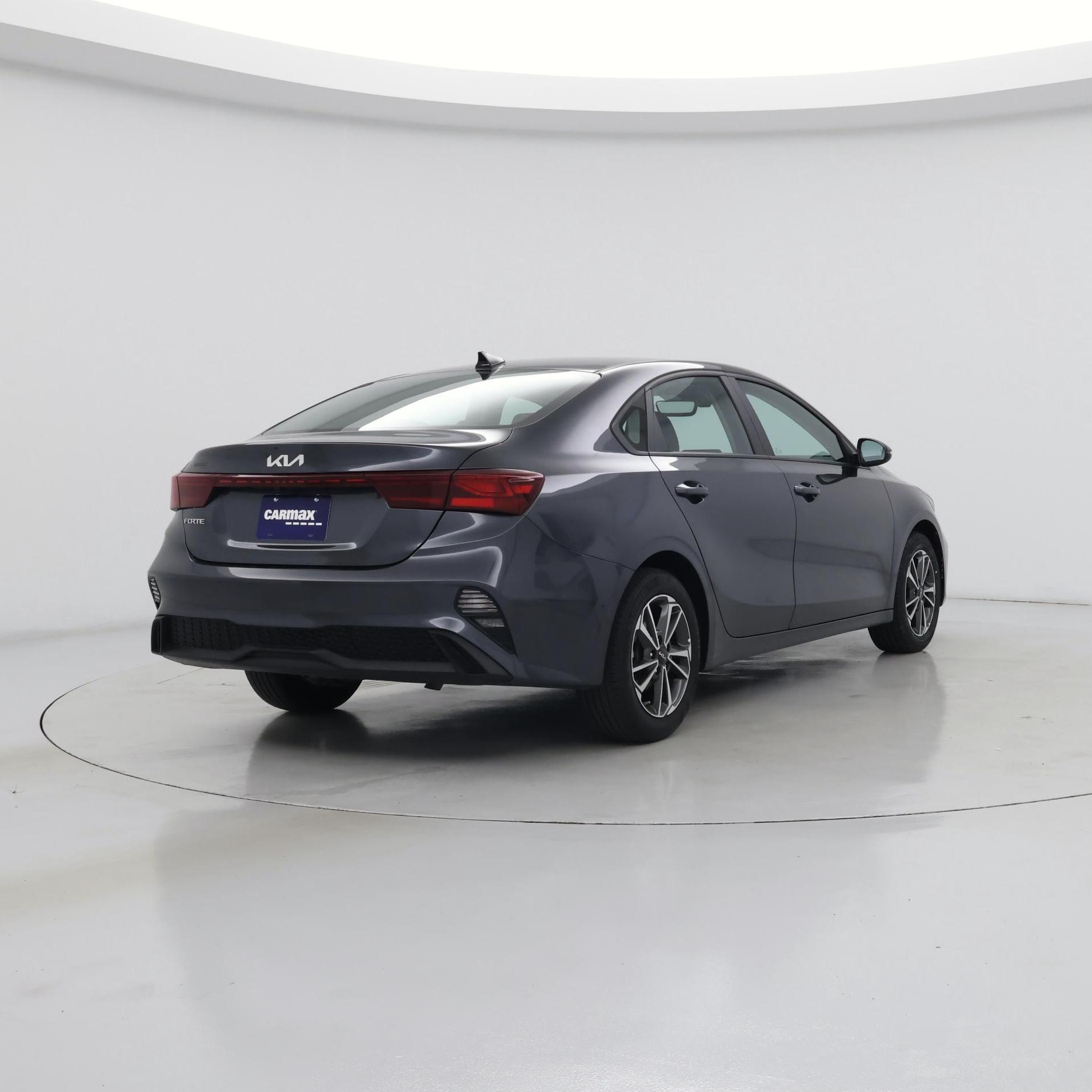 Thumbnail: 2023 Kia Forte - 8
