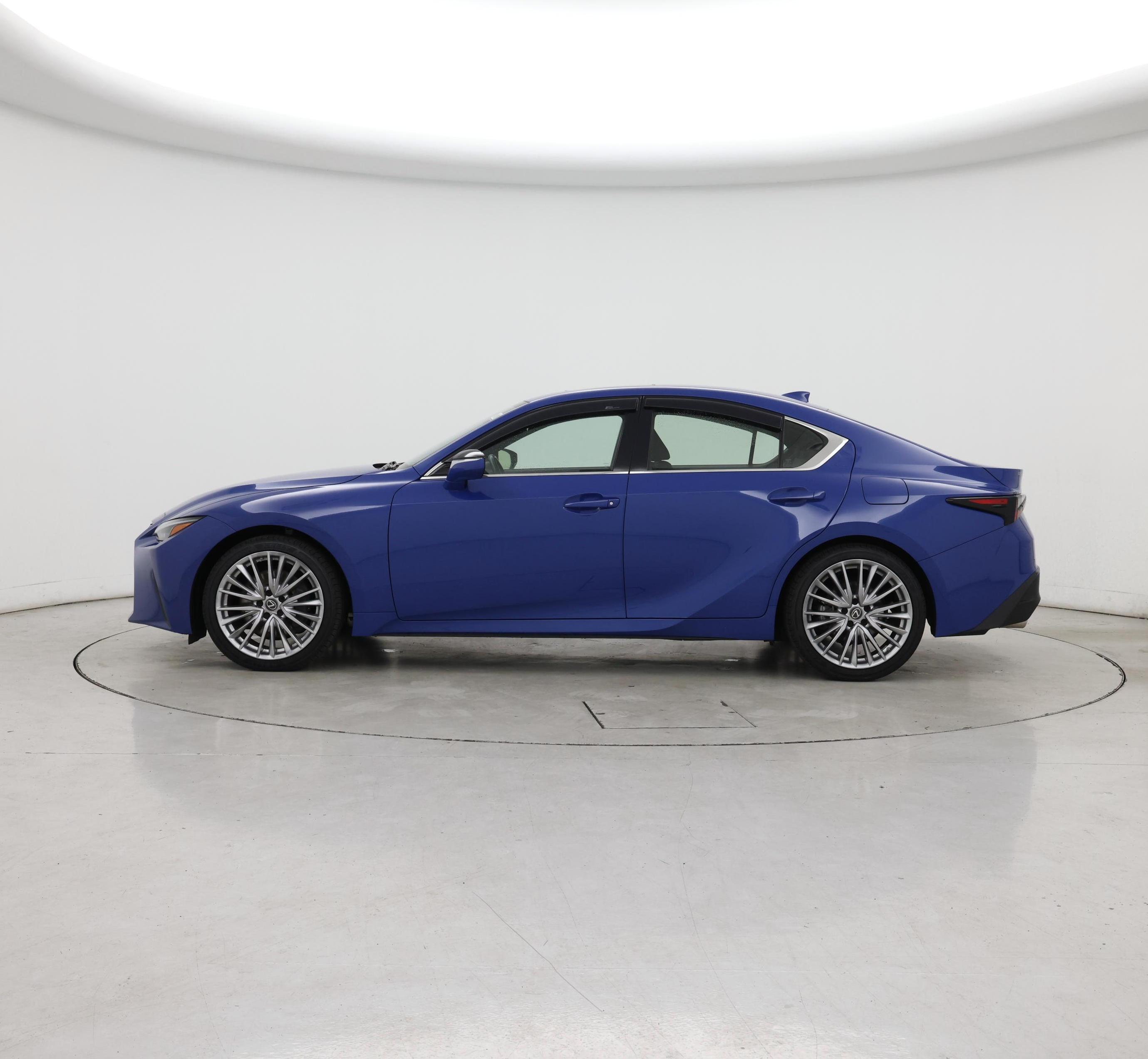 Thumbnail: 2022 Lexus IS - 3