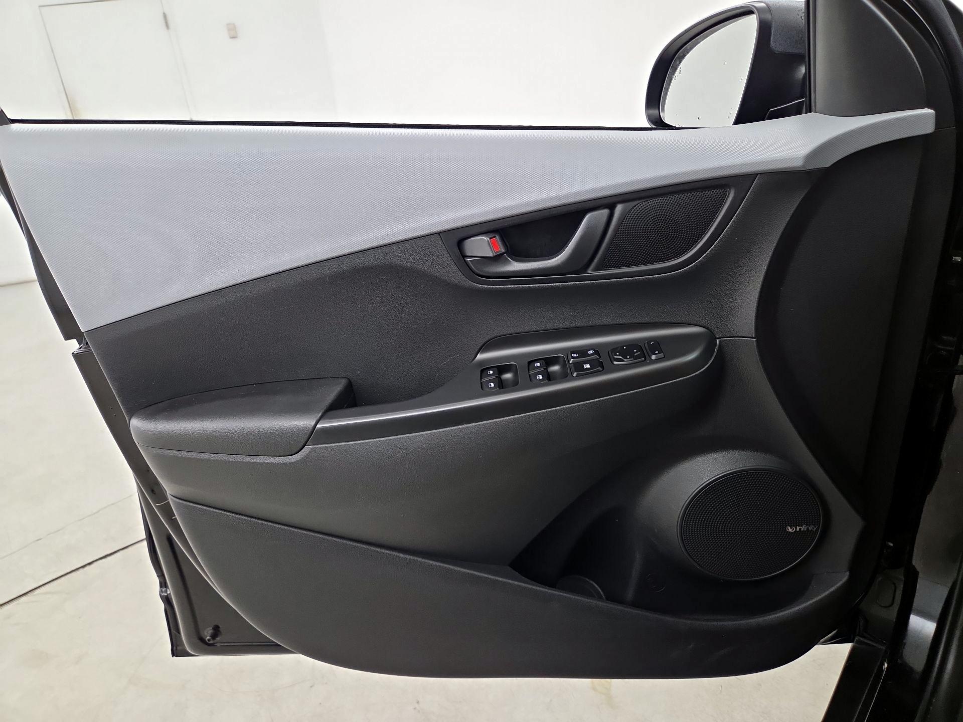 Thumbnail: 2020 Hyundai Kona - 12