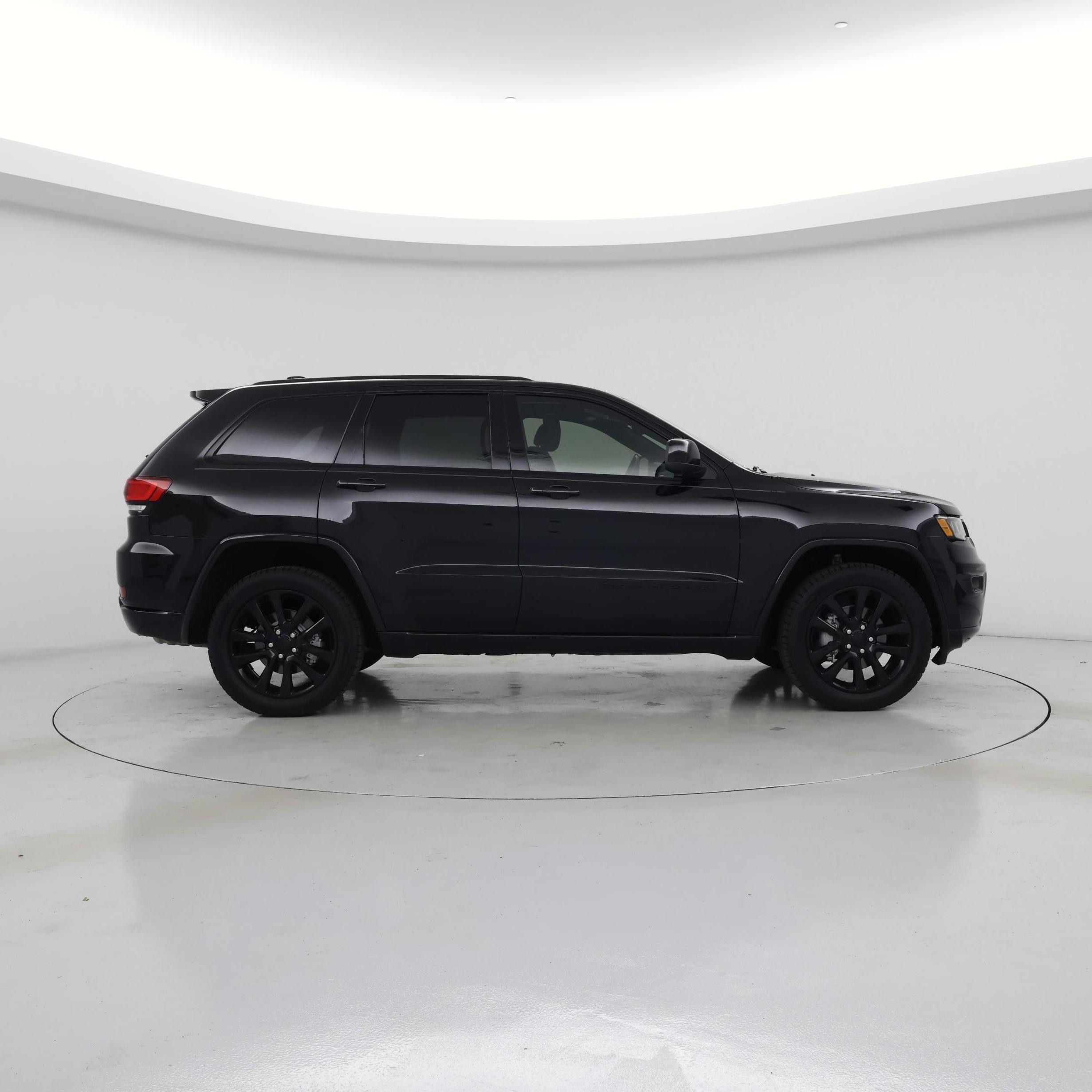 Thumbnail: 2020 Jeep Grand Cherokee - 7