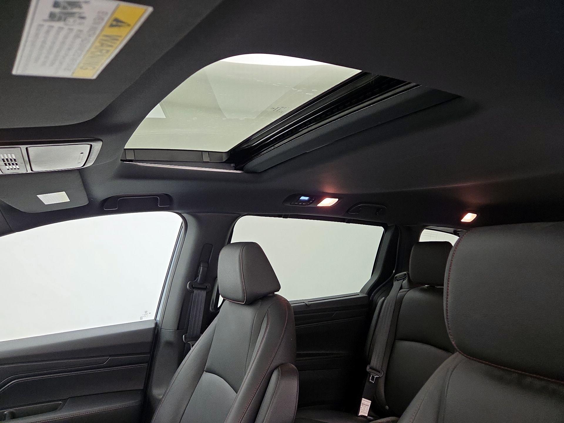 Thumbnail: 2023 Honda Odyssey - 19