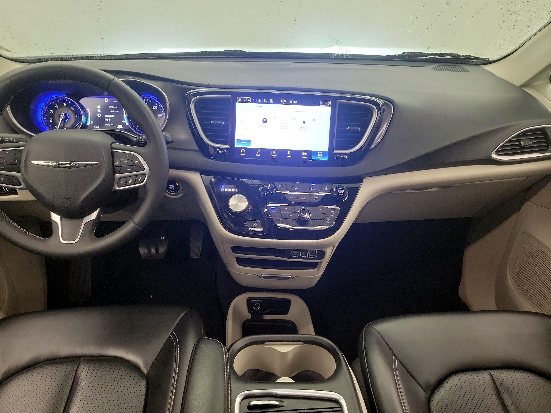 Thumbnail: 2023 Chrysler Pacifica - 9