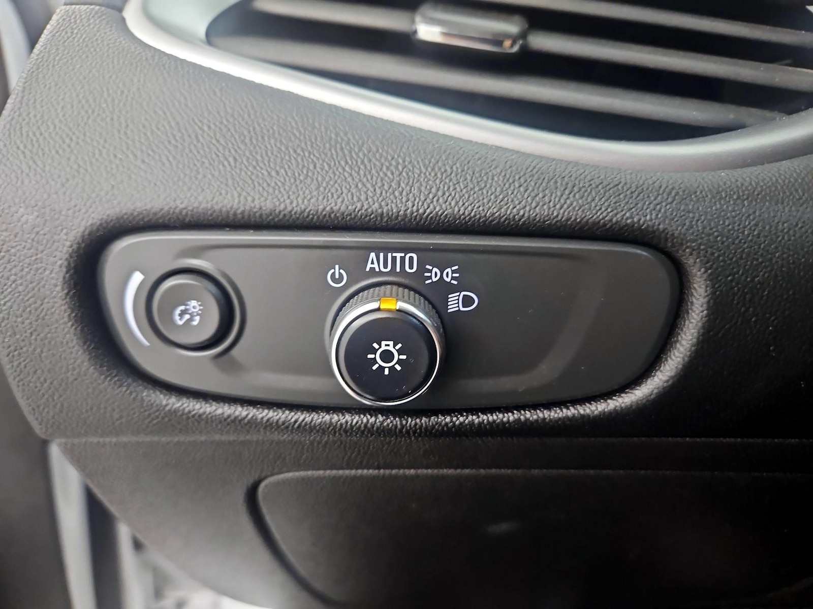 2022 Chevrolet Malibu 1LT - Photo 14