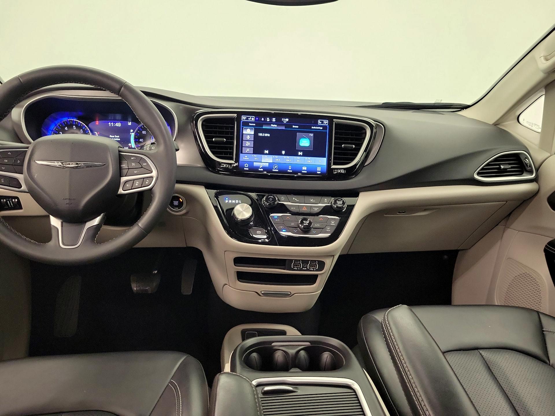 Thumbnail: 2023 Chrysler Pacifica - 9
