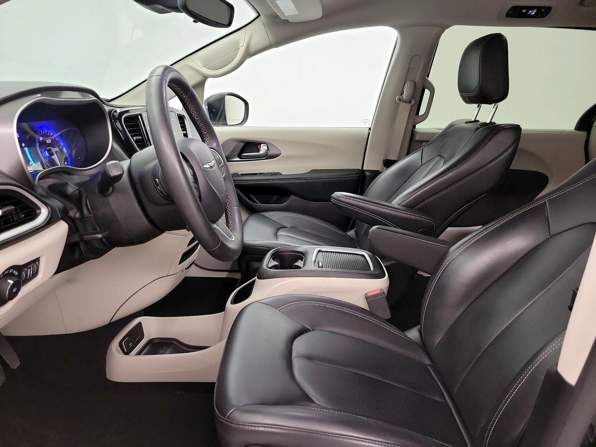 Thumbnail: 2023 Chrysler Pacifica - 11