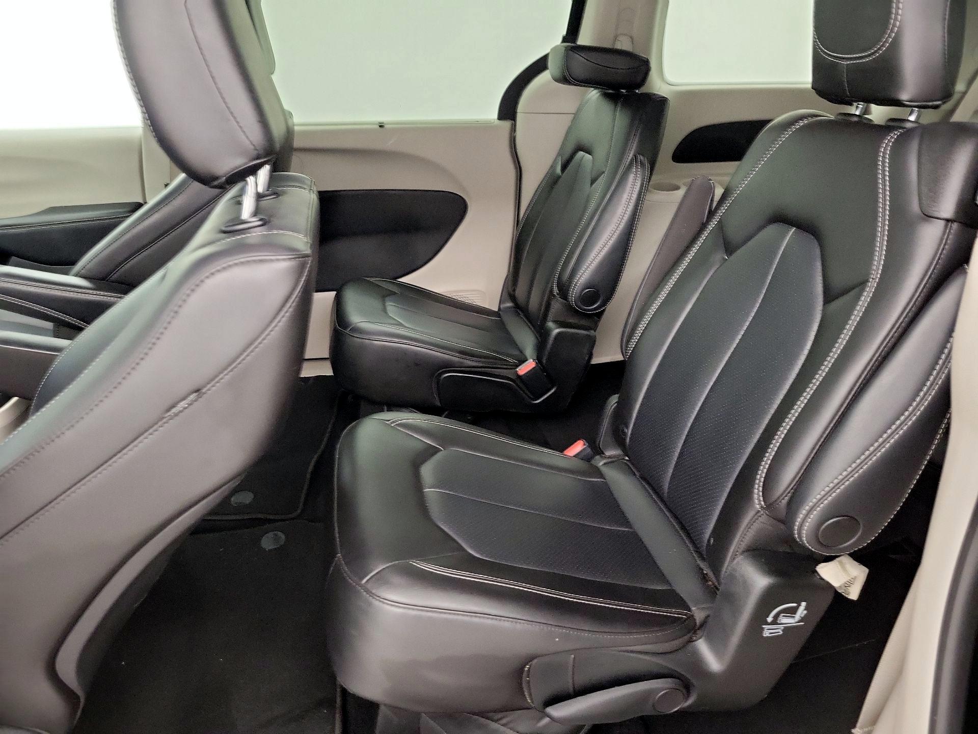 Thumbnail: 2023 Chrysler Pacifica - 19