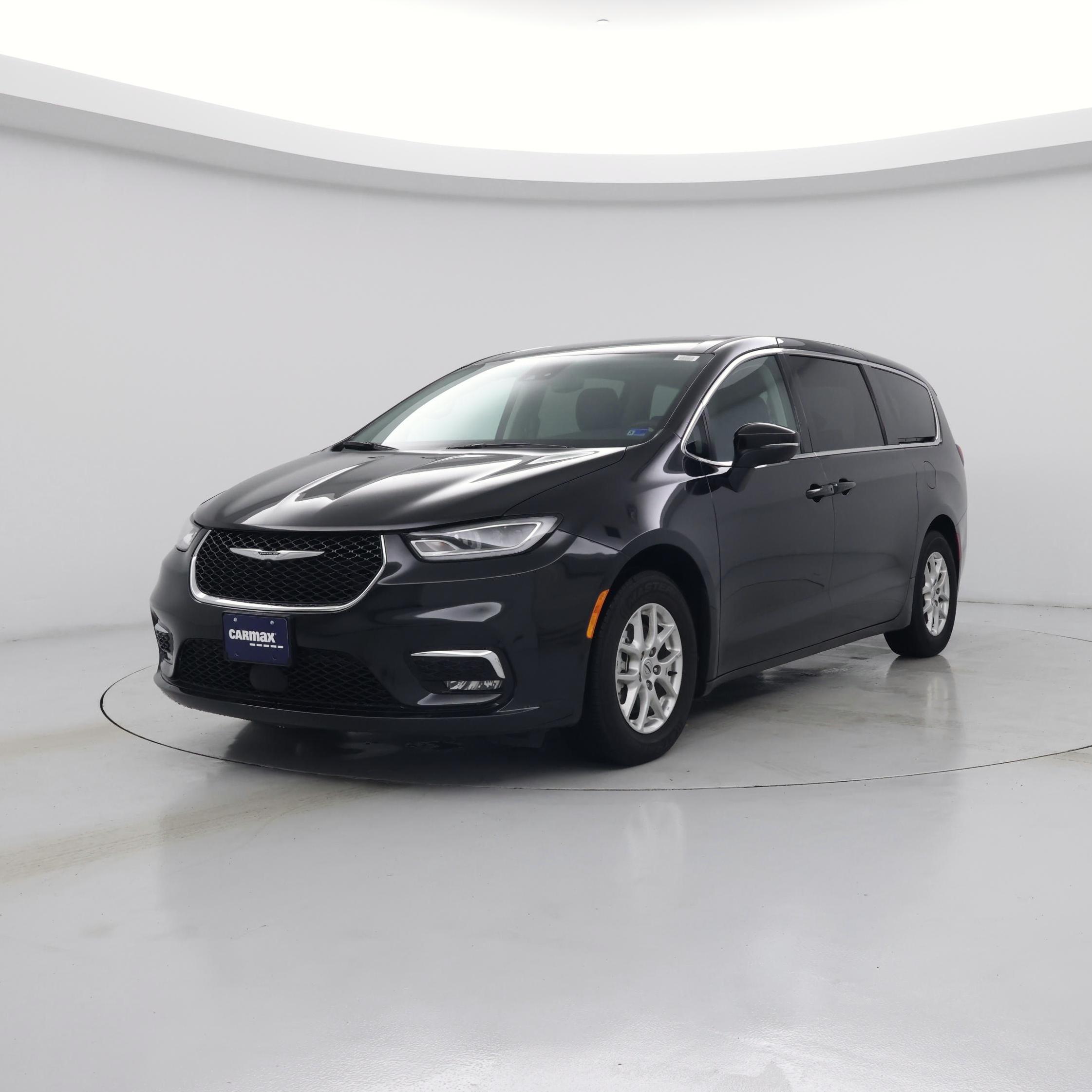 Thumbnail: 2023 Chrysler Pacifica - 4