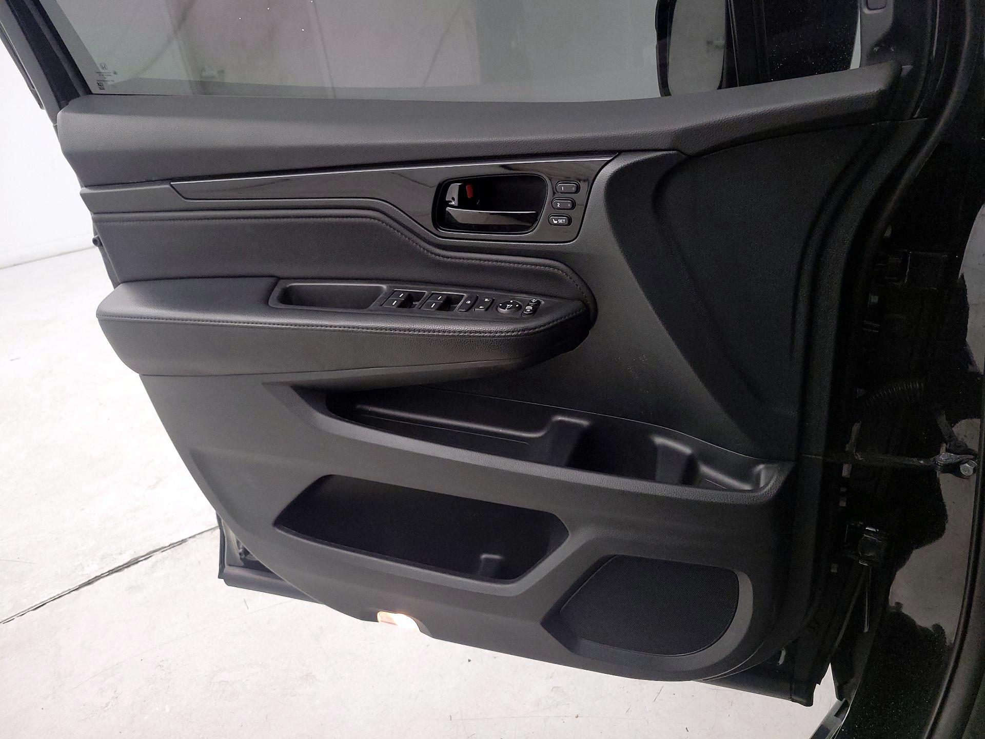 Thumbnail: 2023 Honda Odyssey - 12