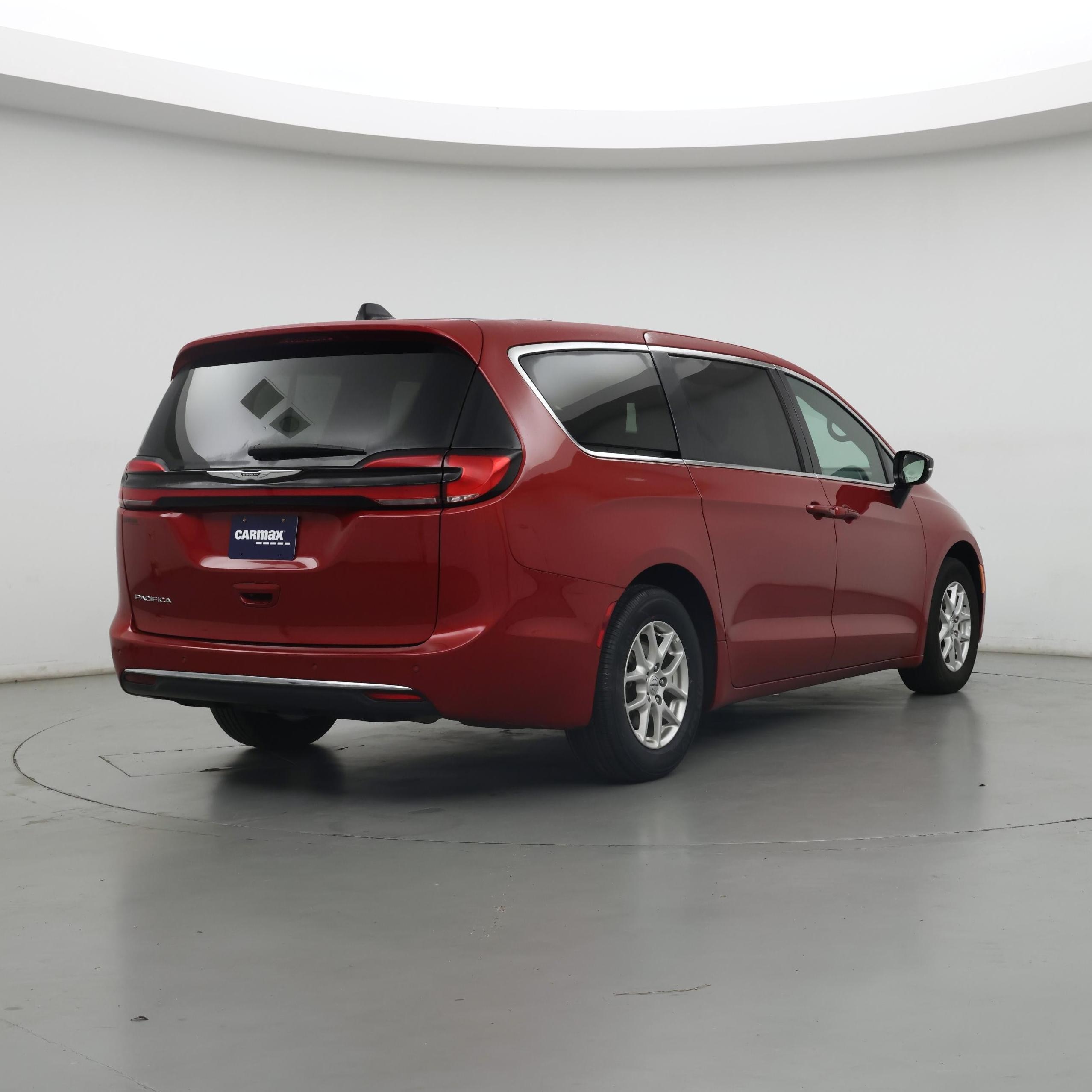 Thumbnail: 2025 Chrysler Pacifica - 8