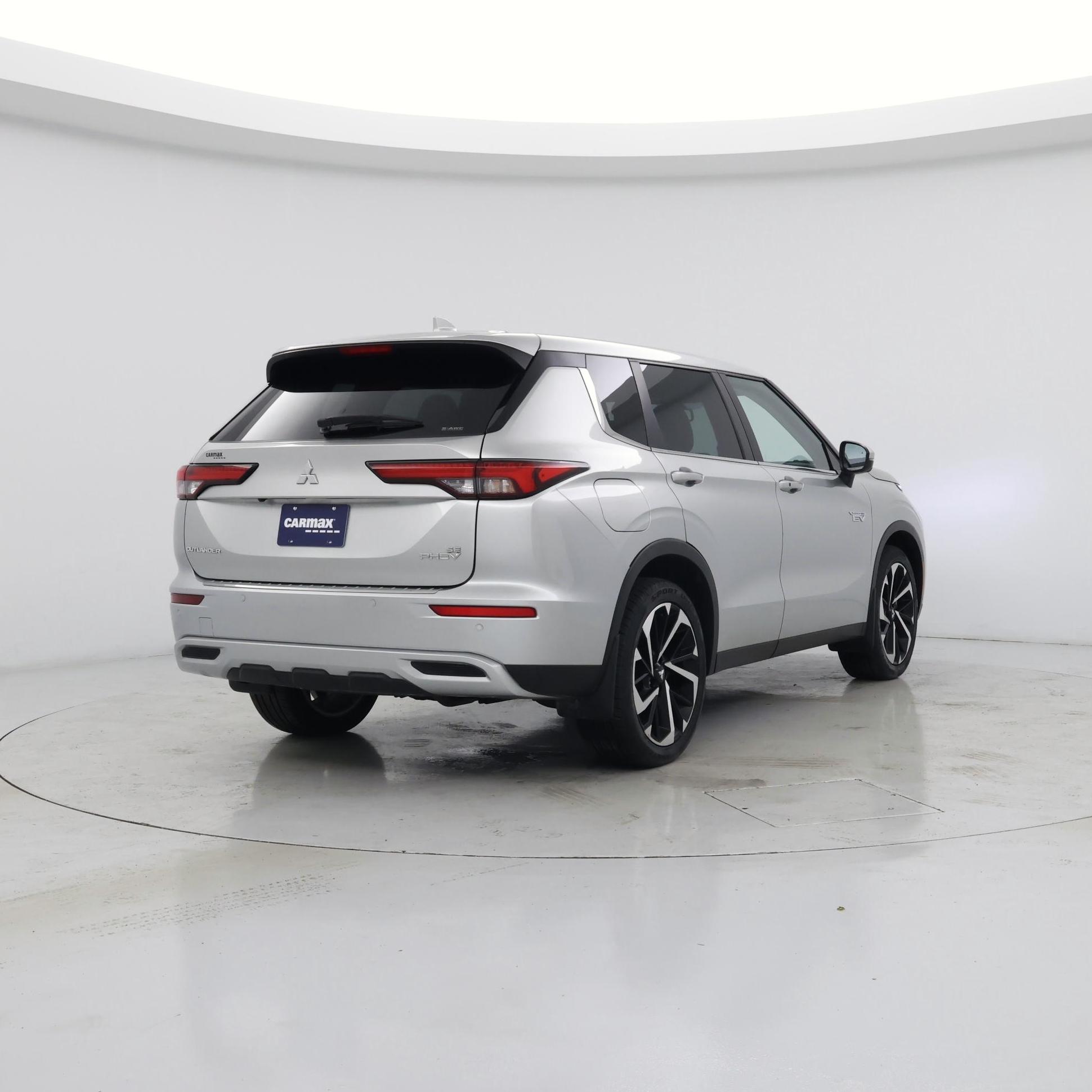 Thumbnail: 2023 Mitsubishi Outlander - 8