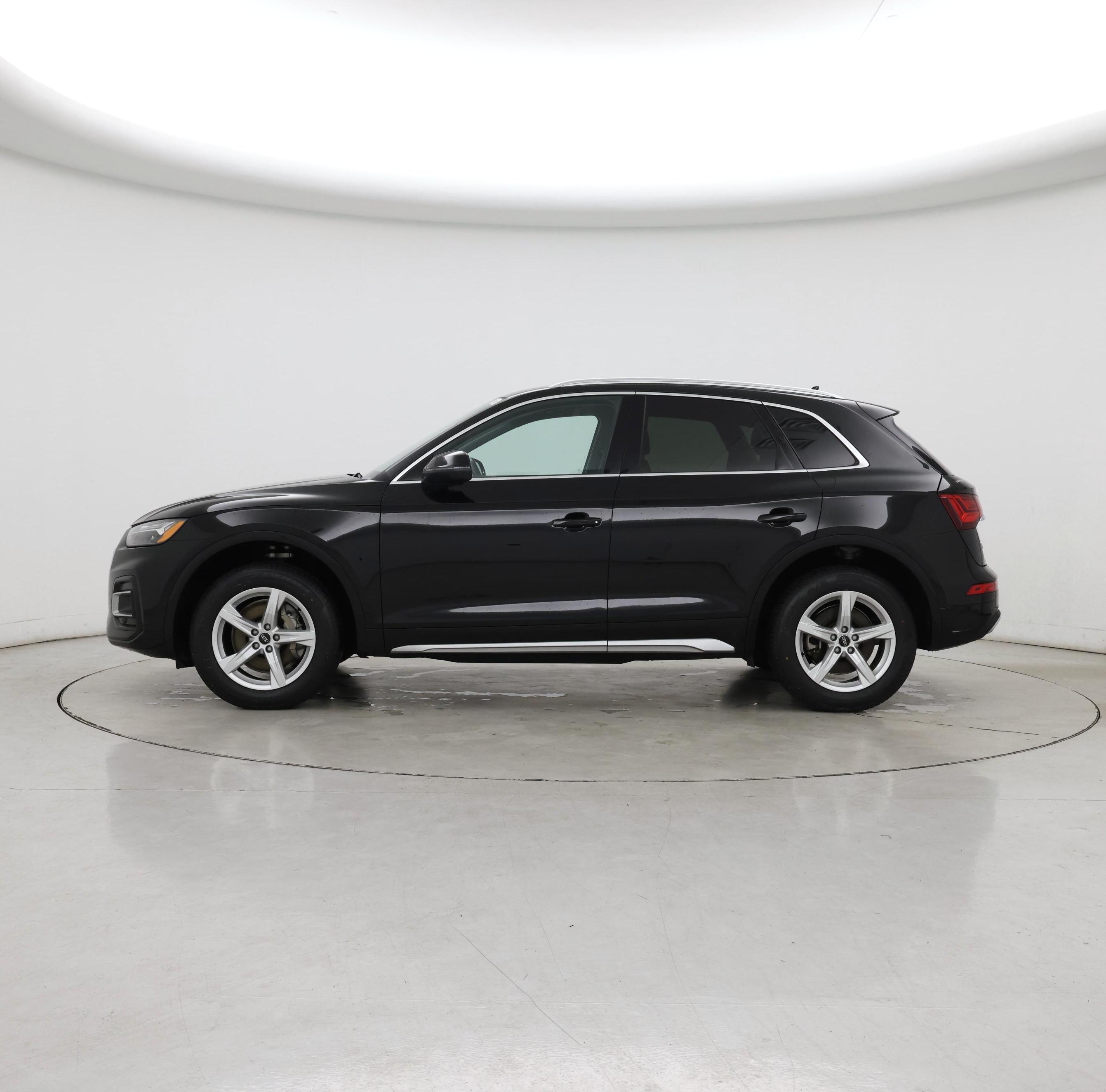 Thumbnail: 2023 Audi Q5 - 3
