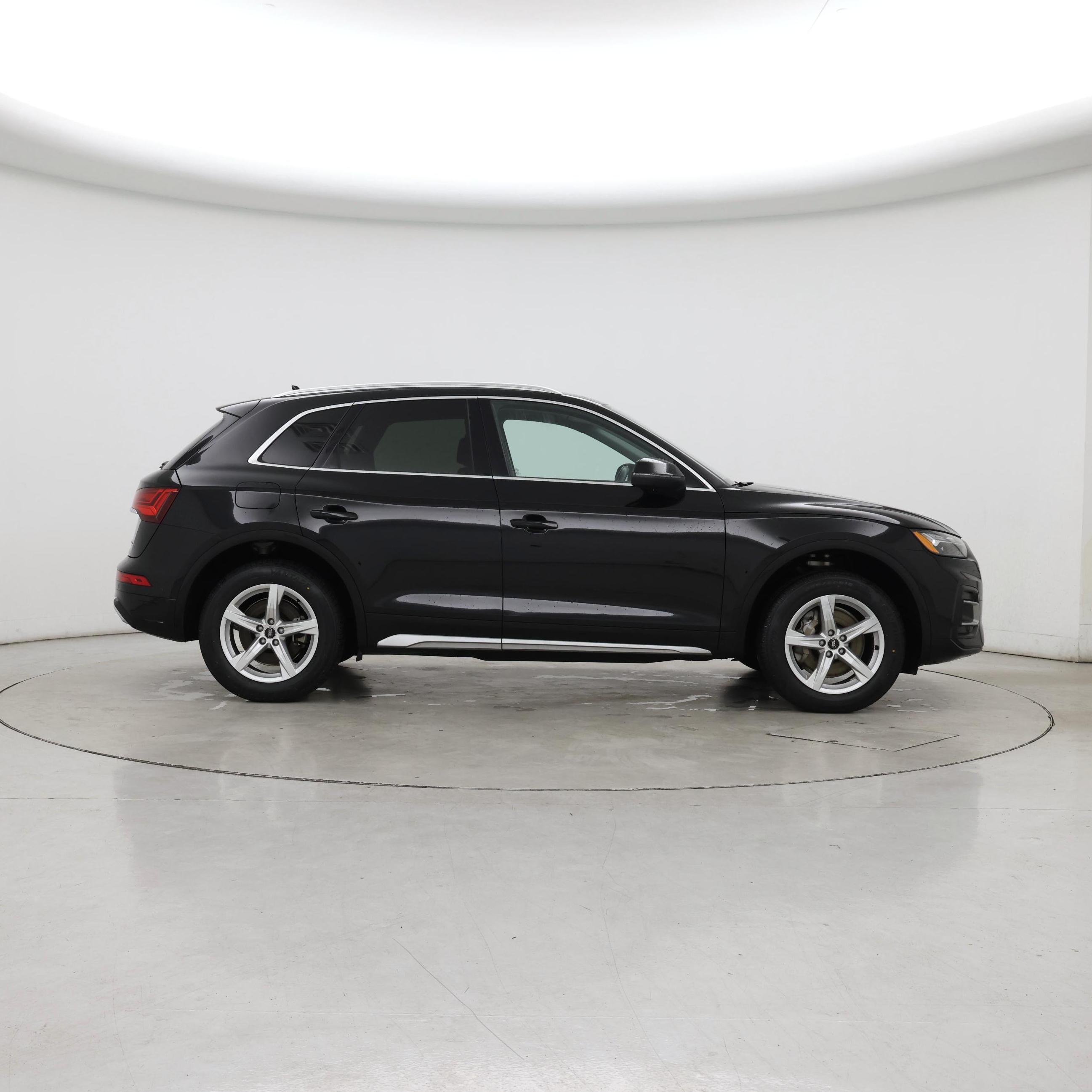 Thumbnail: 2023 Audi Q5 - 7