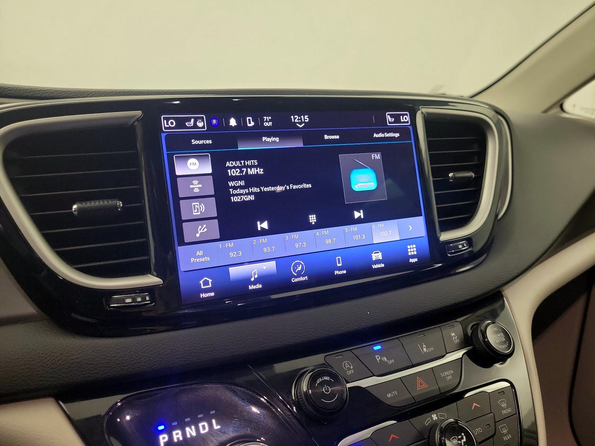 Thumbnail: 2023 Chrysler Pacifica - 13