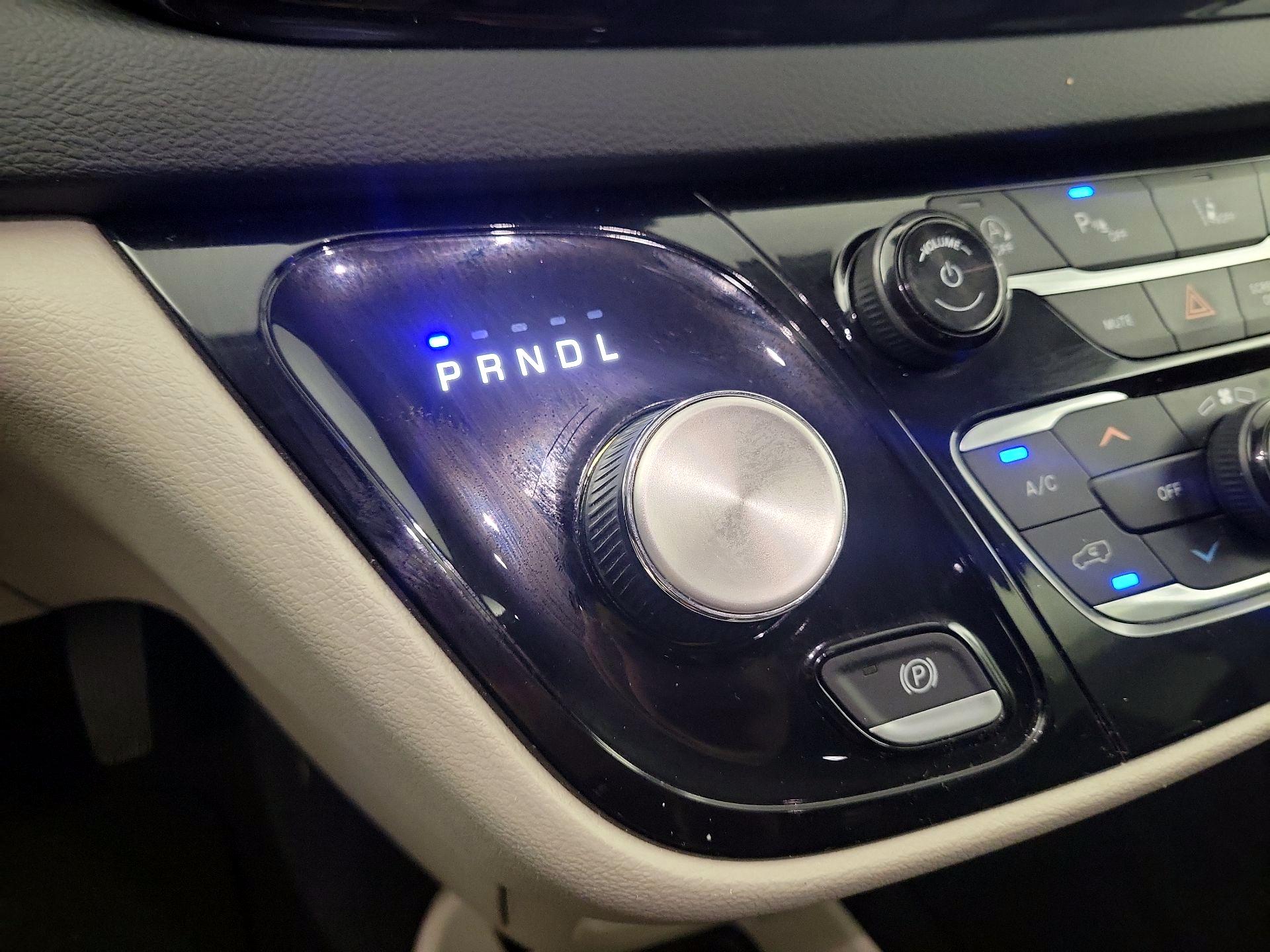 Thumbnail: 2023 Chrysler Pacifica - 15