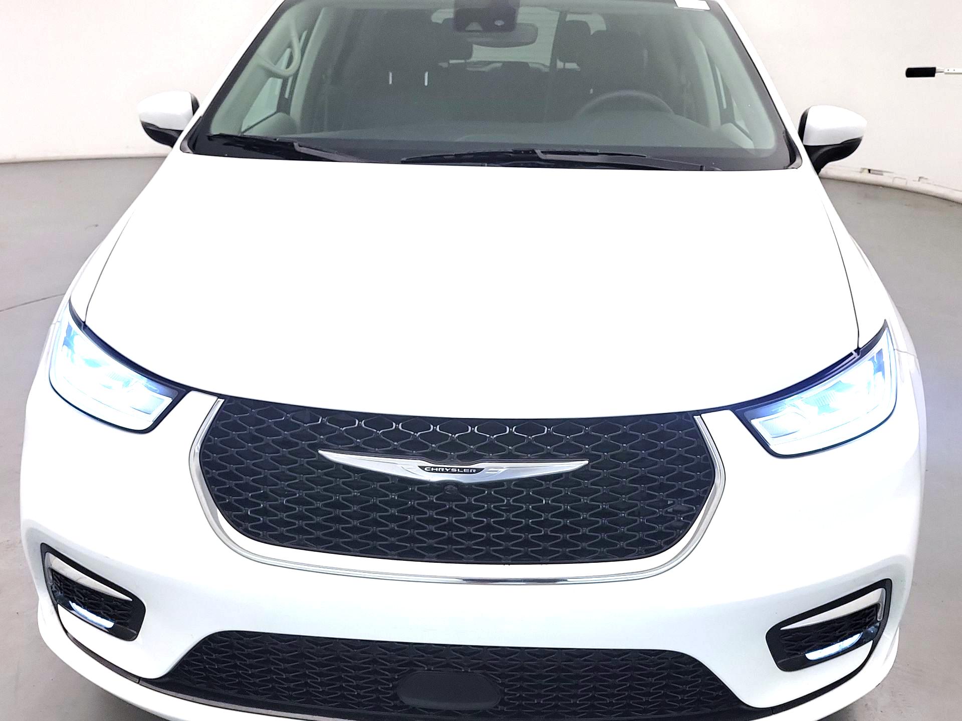 Thumbnail: 2023 Chrysler Pacifica - 2