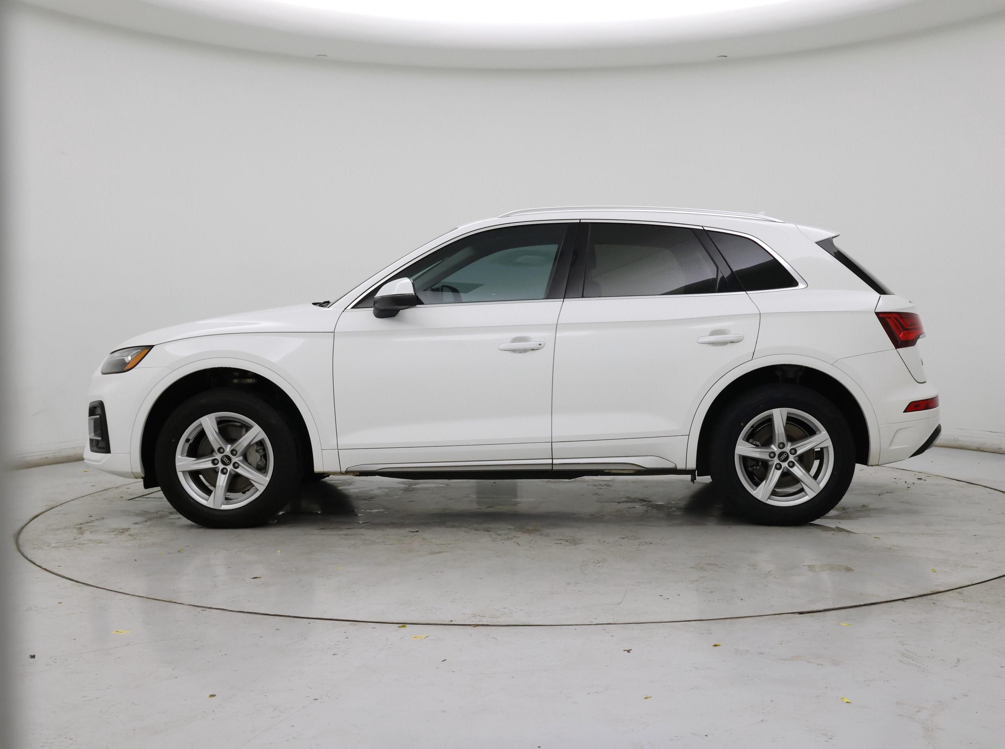 Thumbnail: 2023 Audi Q5 - 3