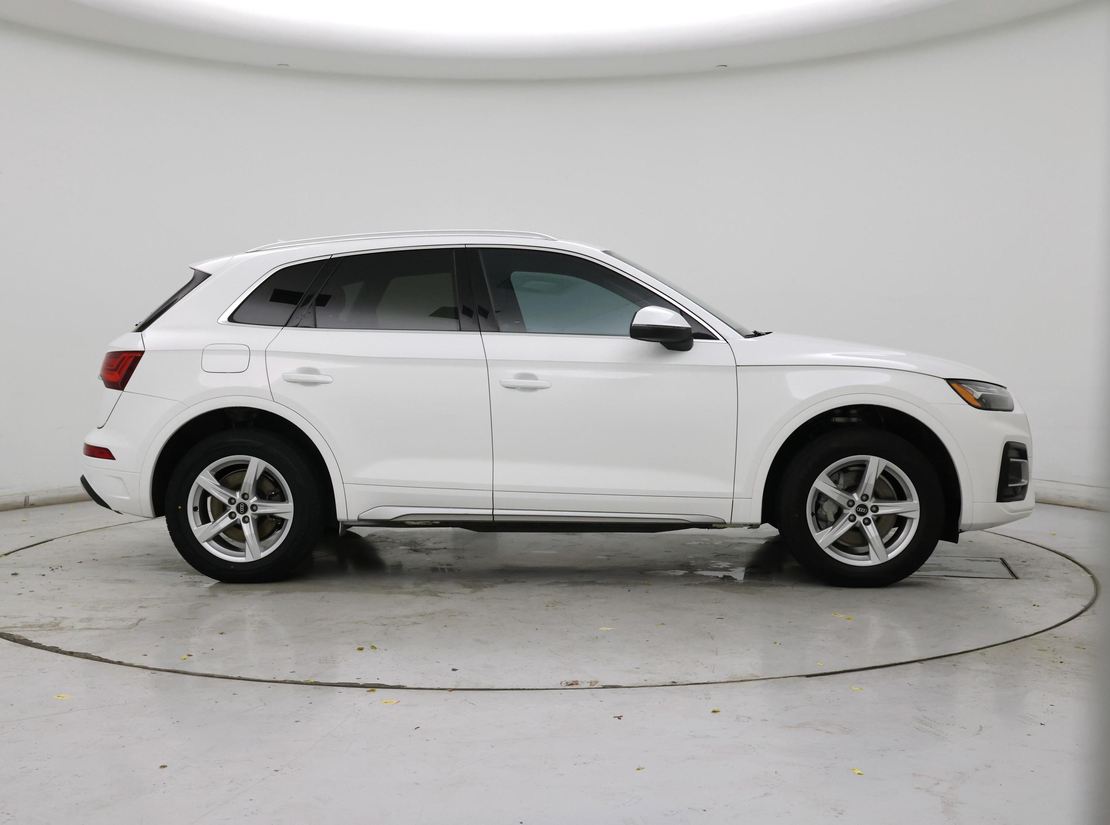 Thumbnail: 2023 Audi Q5 - 7