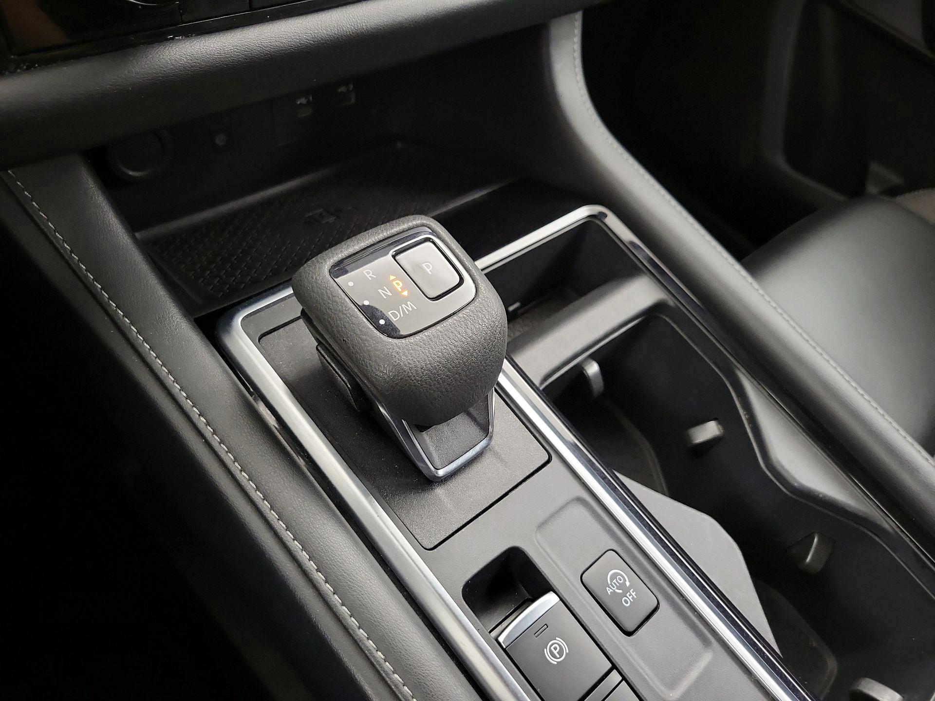 Thumbnail: 2023 Nissan Pathfinder - 18