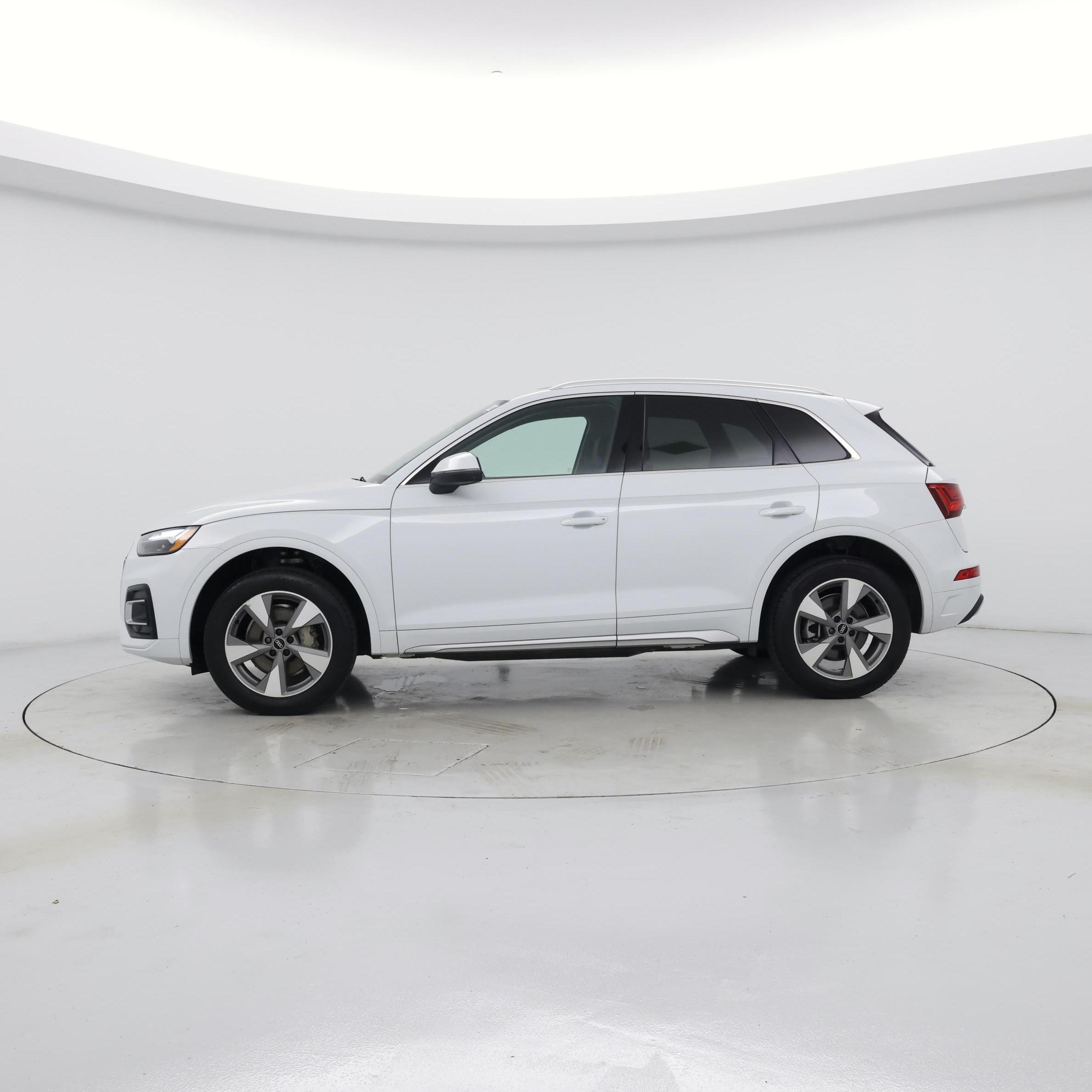 Thumbnail: 2023 Audi Q5 - 3