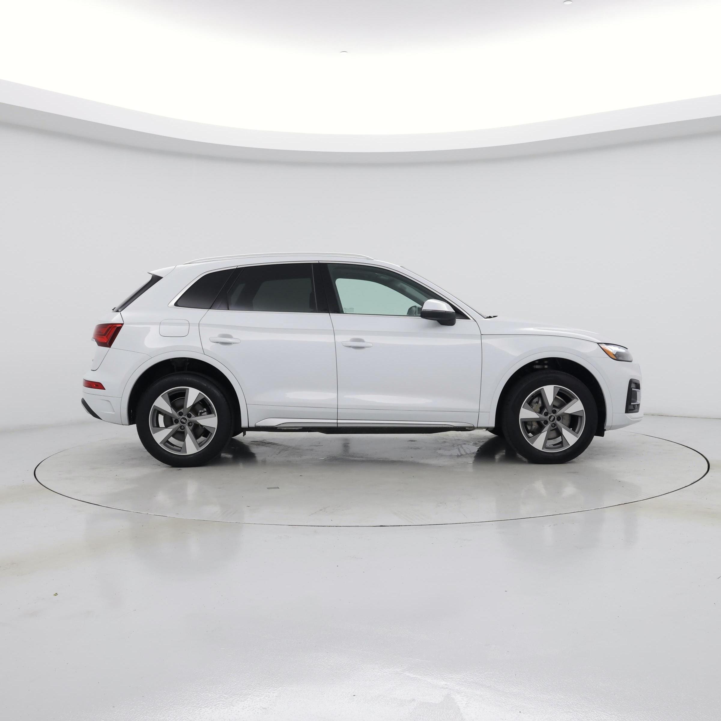 Thumbnail: 2023 Audi Q5 - 7