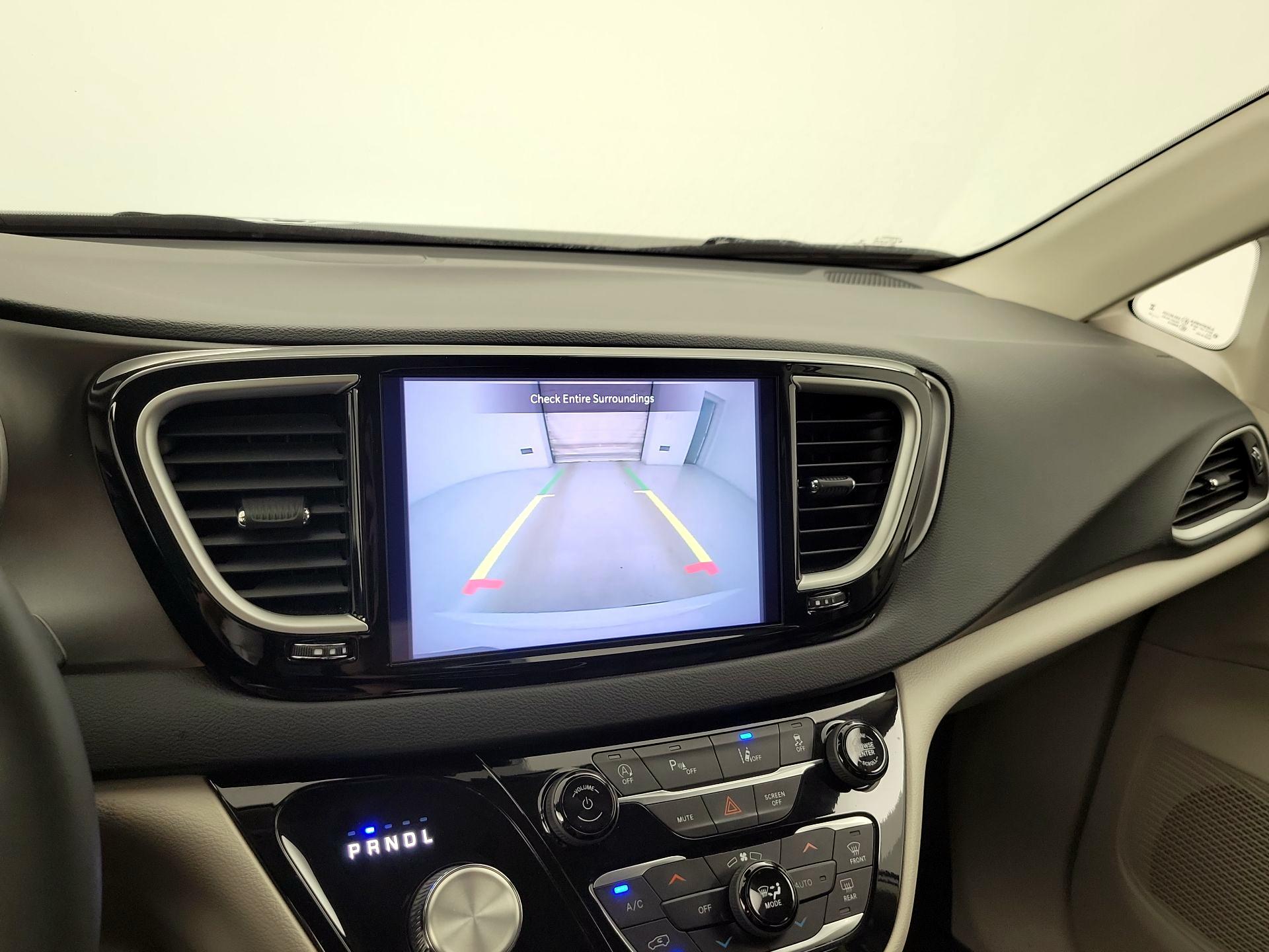 Thumbnail: 2023 Chrysler Pacifica - 14