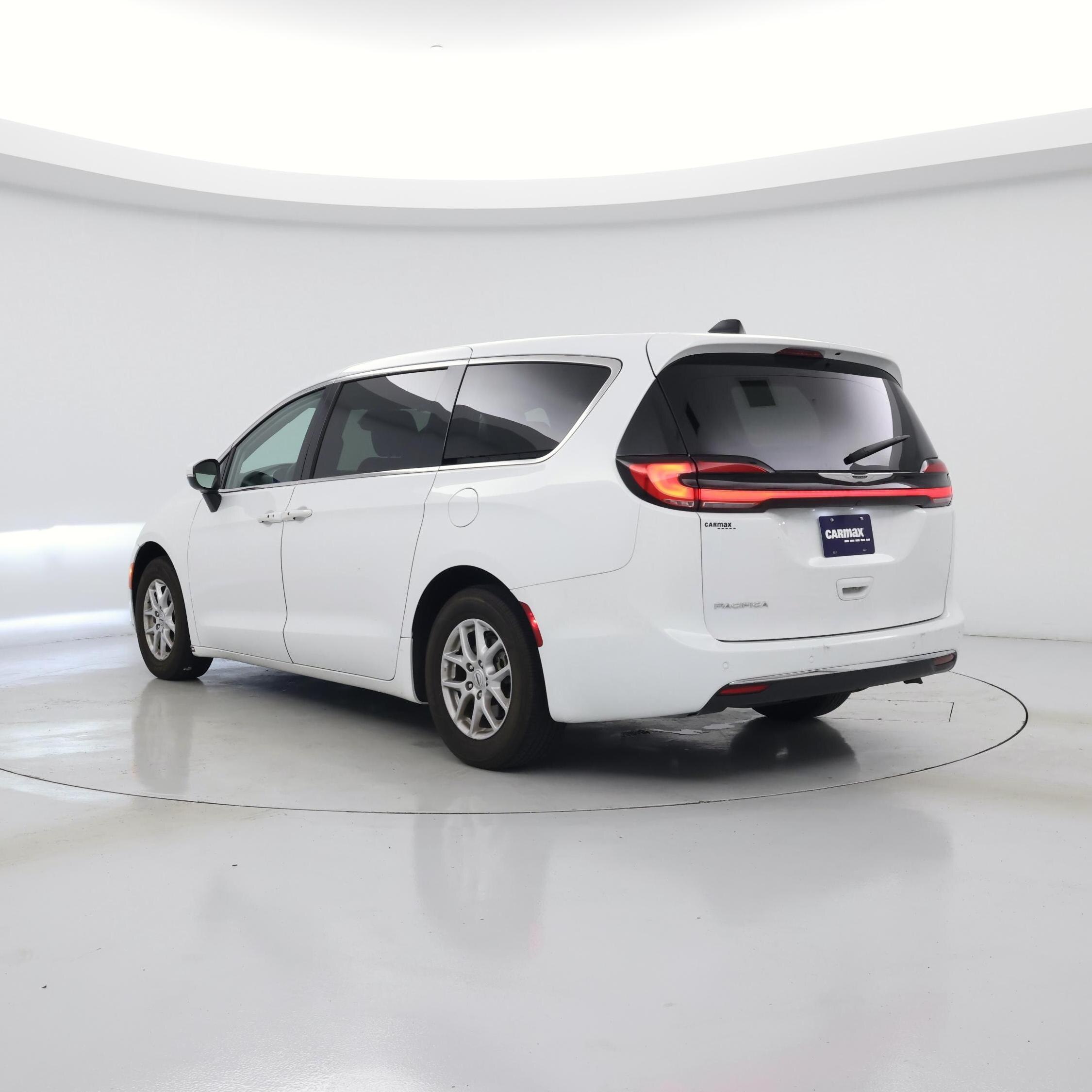 Thumbnail: 2023 Chrysler Pacifica - 2