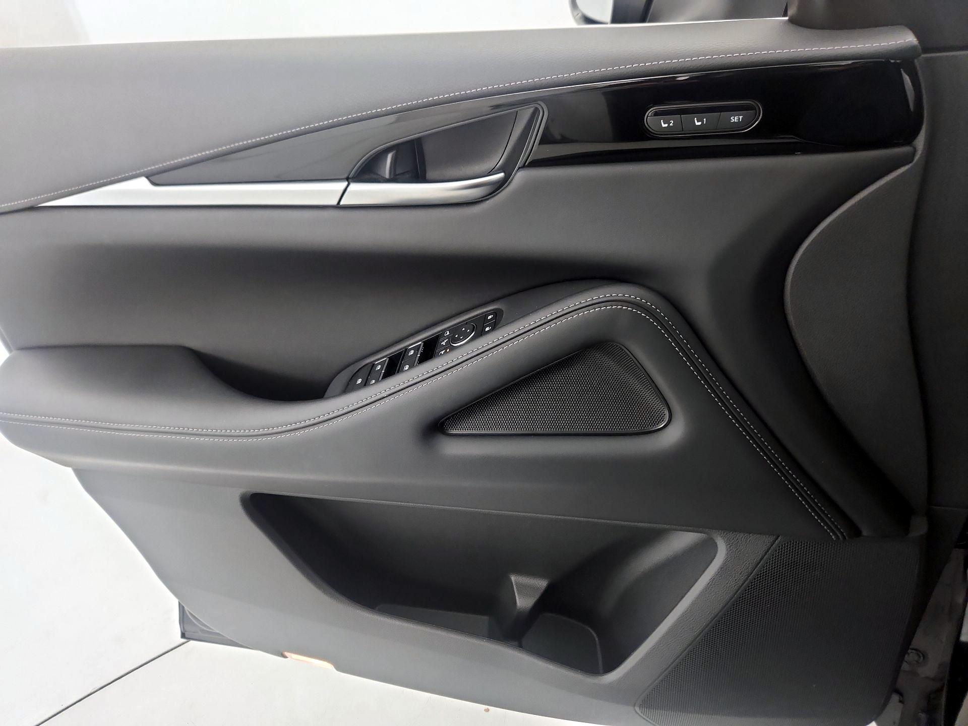 Thumbnail: 2023 INFINITI QX60 - 12