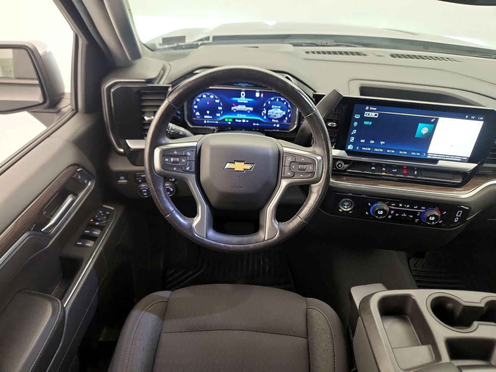2022 Chevrolet Silverado 1500 LT - Photo 11
