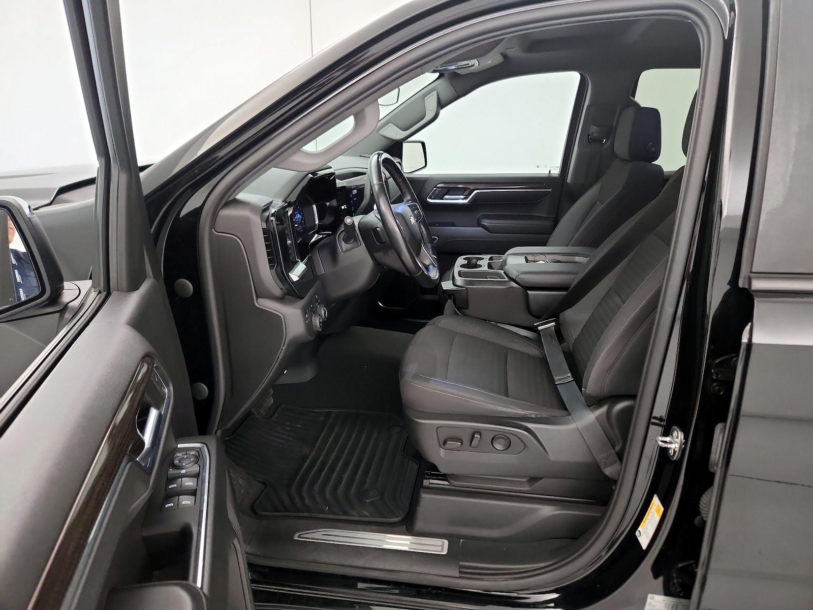 2022 Chevrolet Silverado 1500 LT - Photo 12