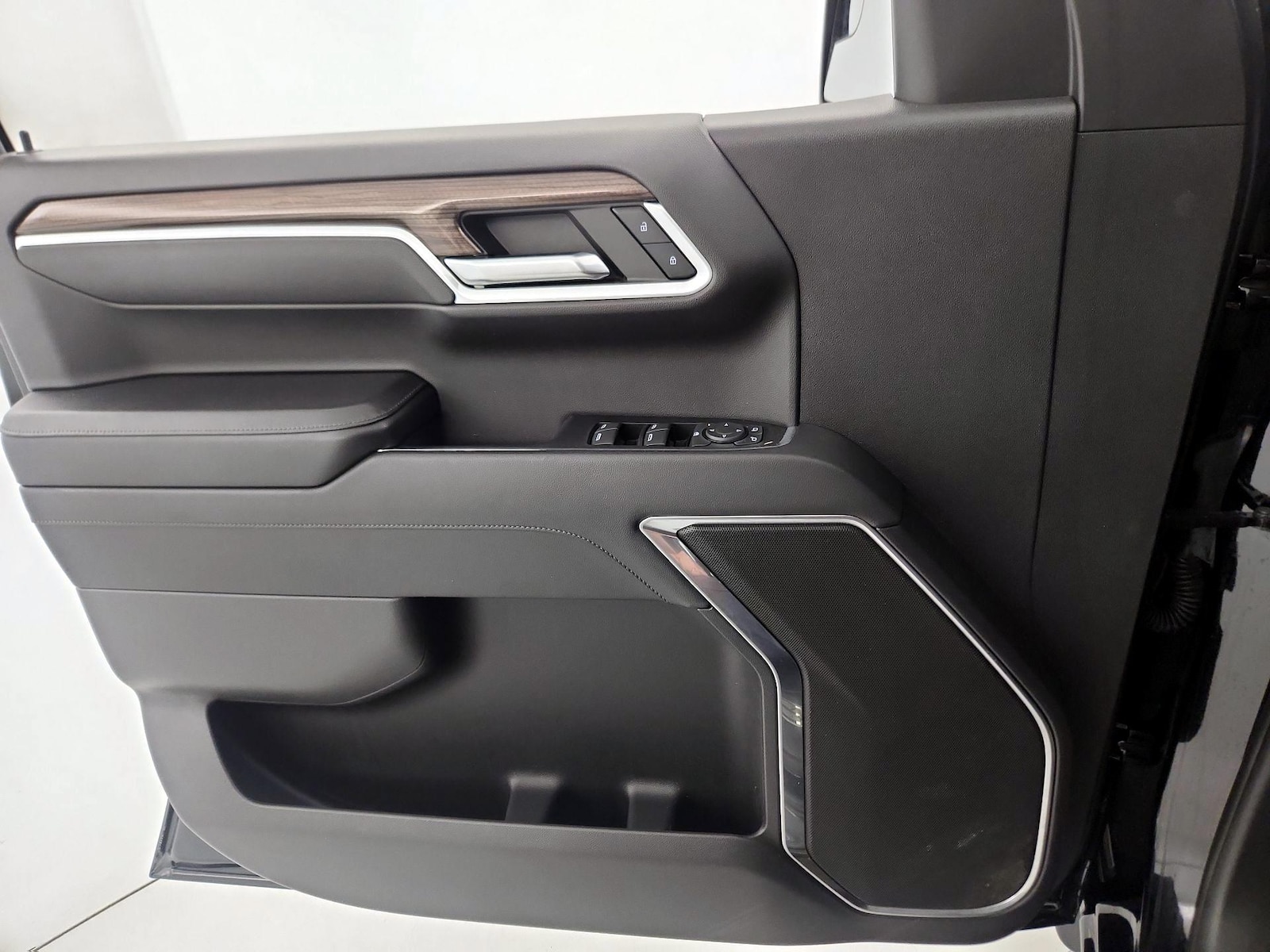2022 Chevrolet Silverado 1500 LT - Photo 13
