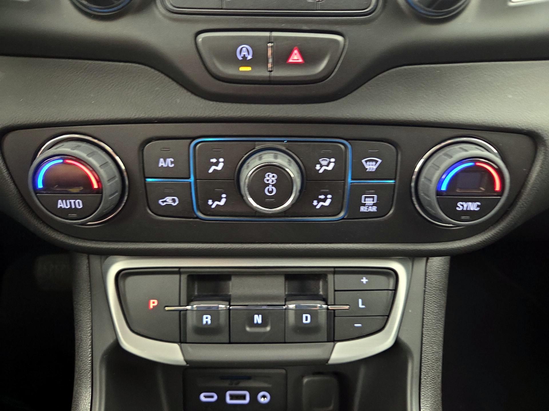 Thumbnail: 2022 GMC Terrain - 17