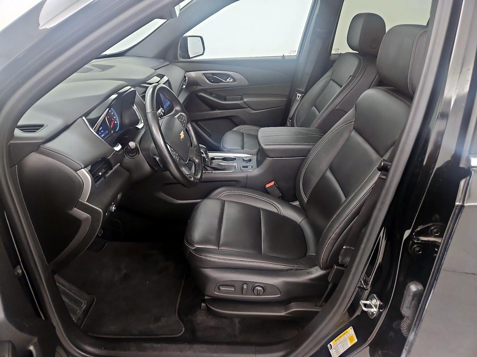 2023 Chevrolet Traverse 3LT - Photo 12
