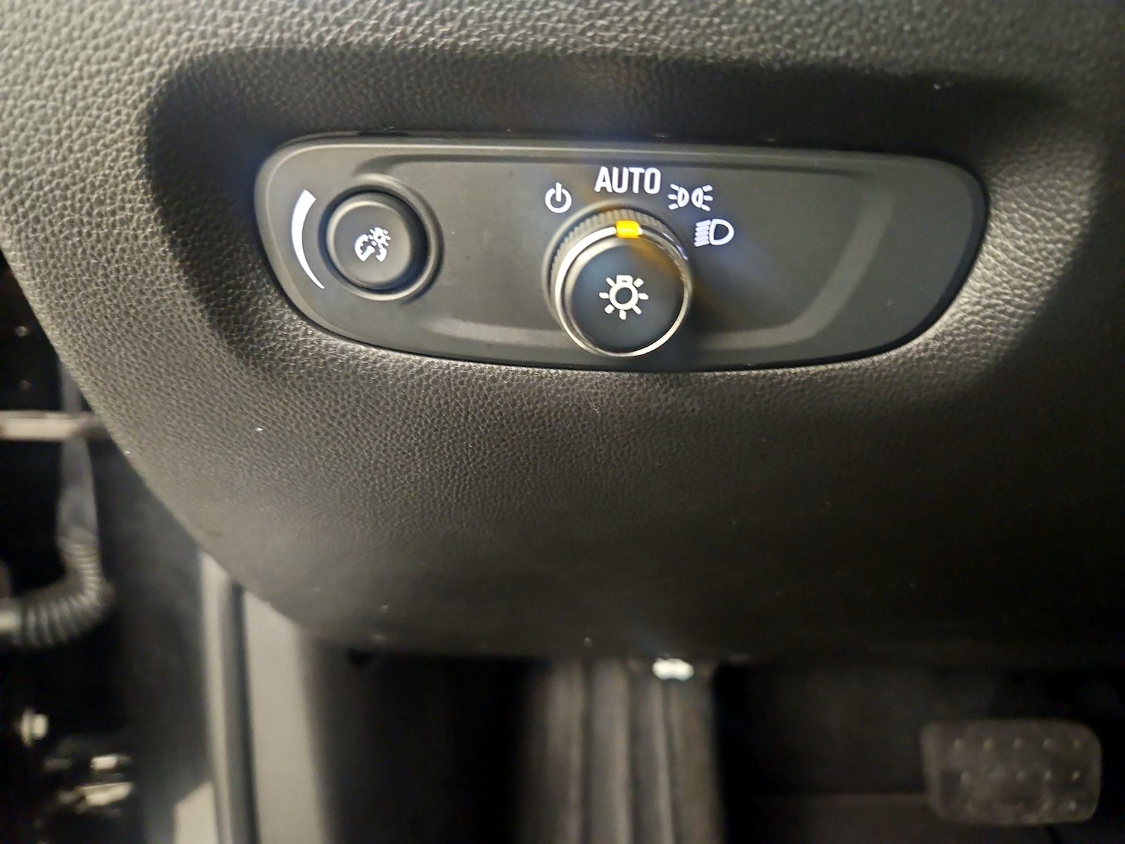 2023 Chevrolet Traverse 3LT - Photo 14