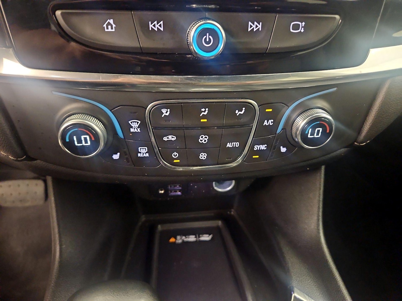 2023 Chevrolet Traverse 3LT - Photo 18