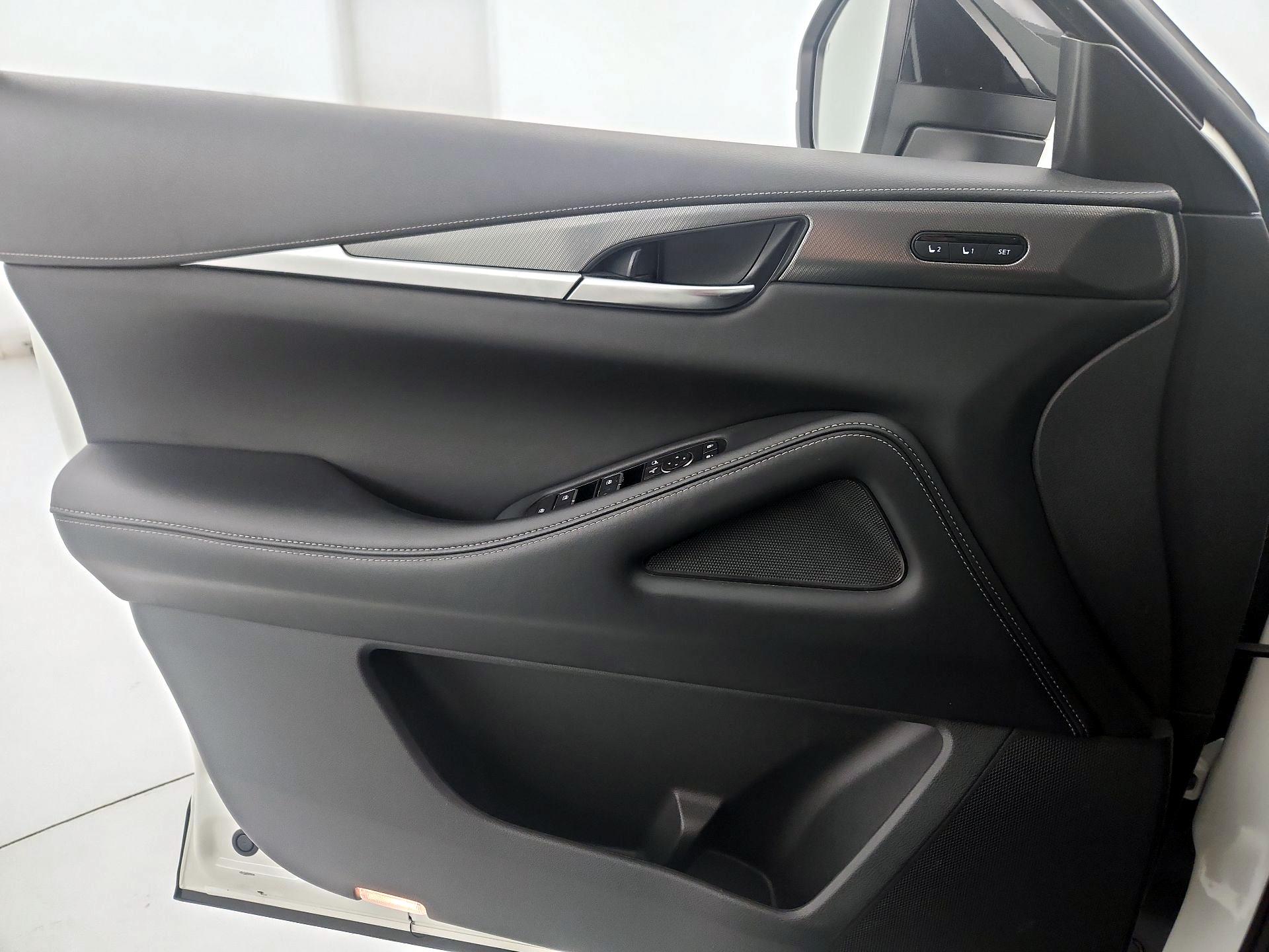 Thumbnail: 2023 INFINITI QX60 - 12