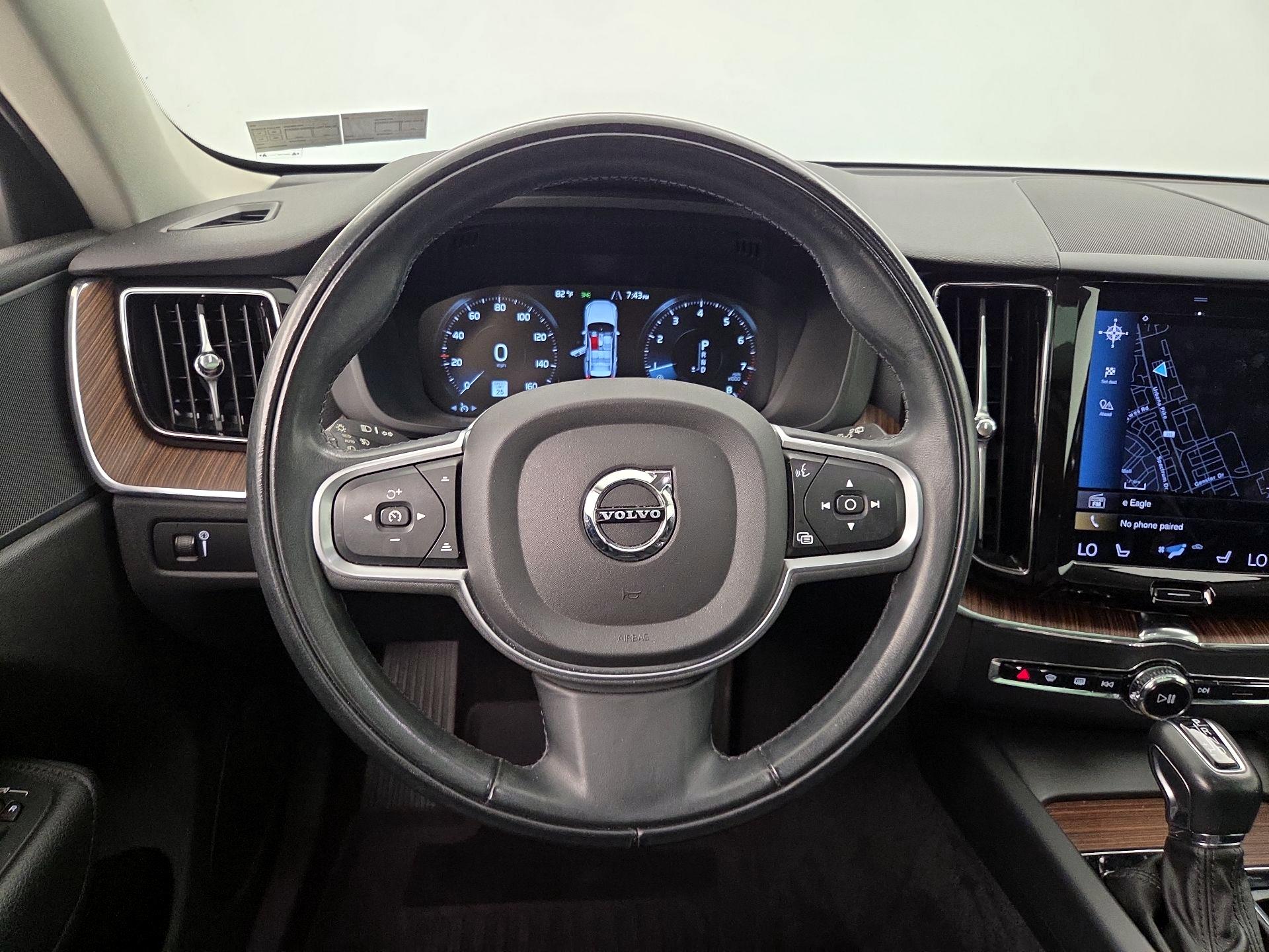 Thumbnail: 2021 Volvo XC60 - 10