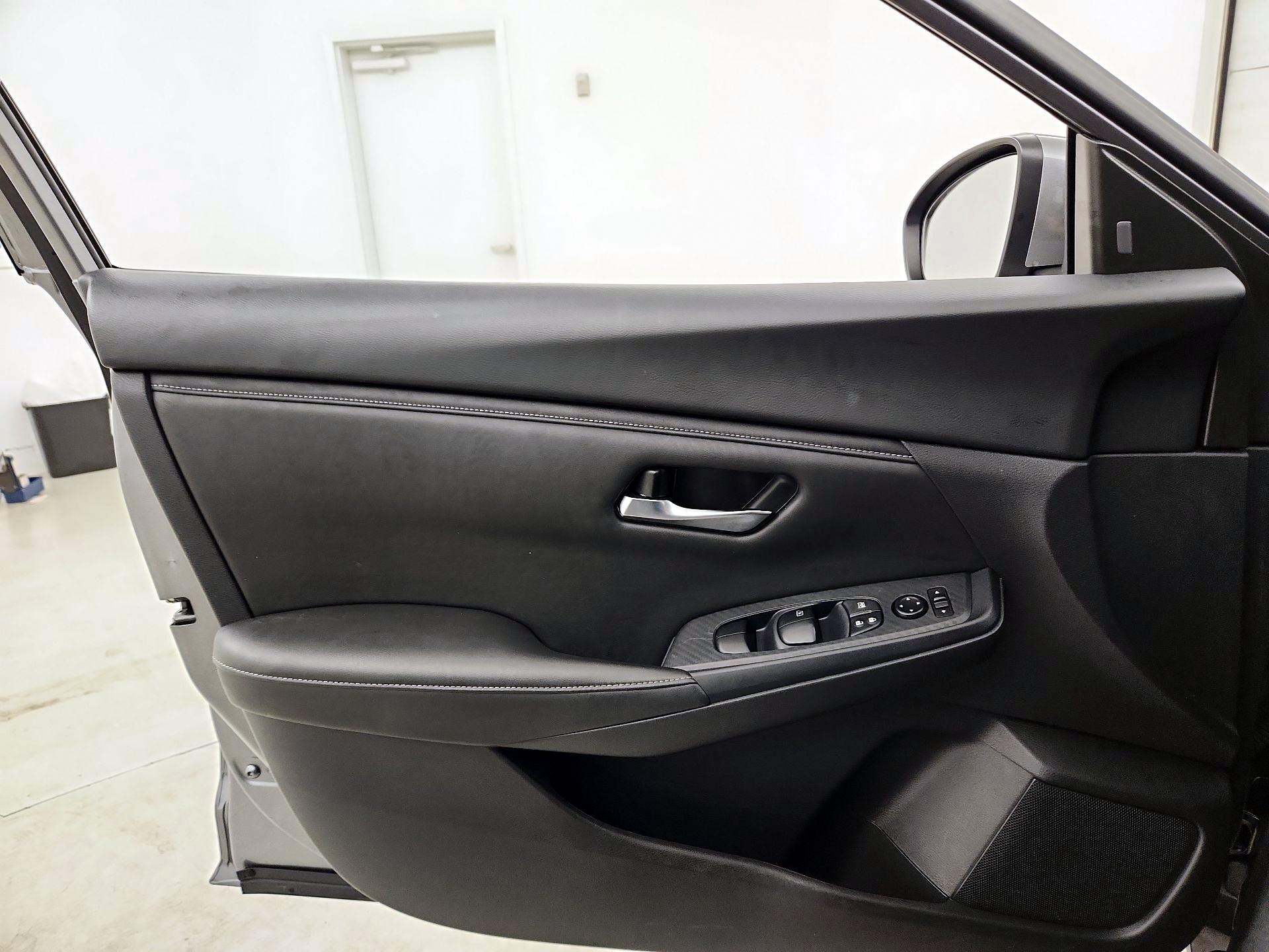 Thumbnail: 2023 Nissan Sentra - 10
