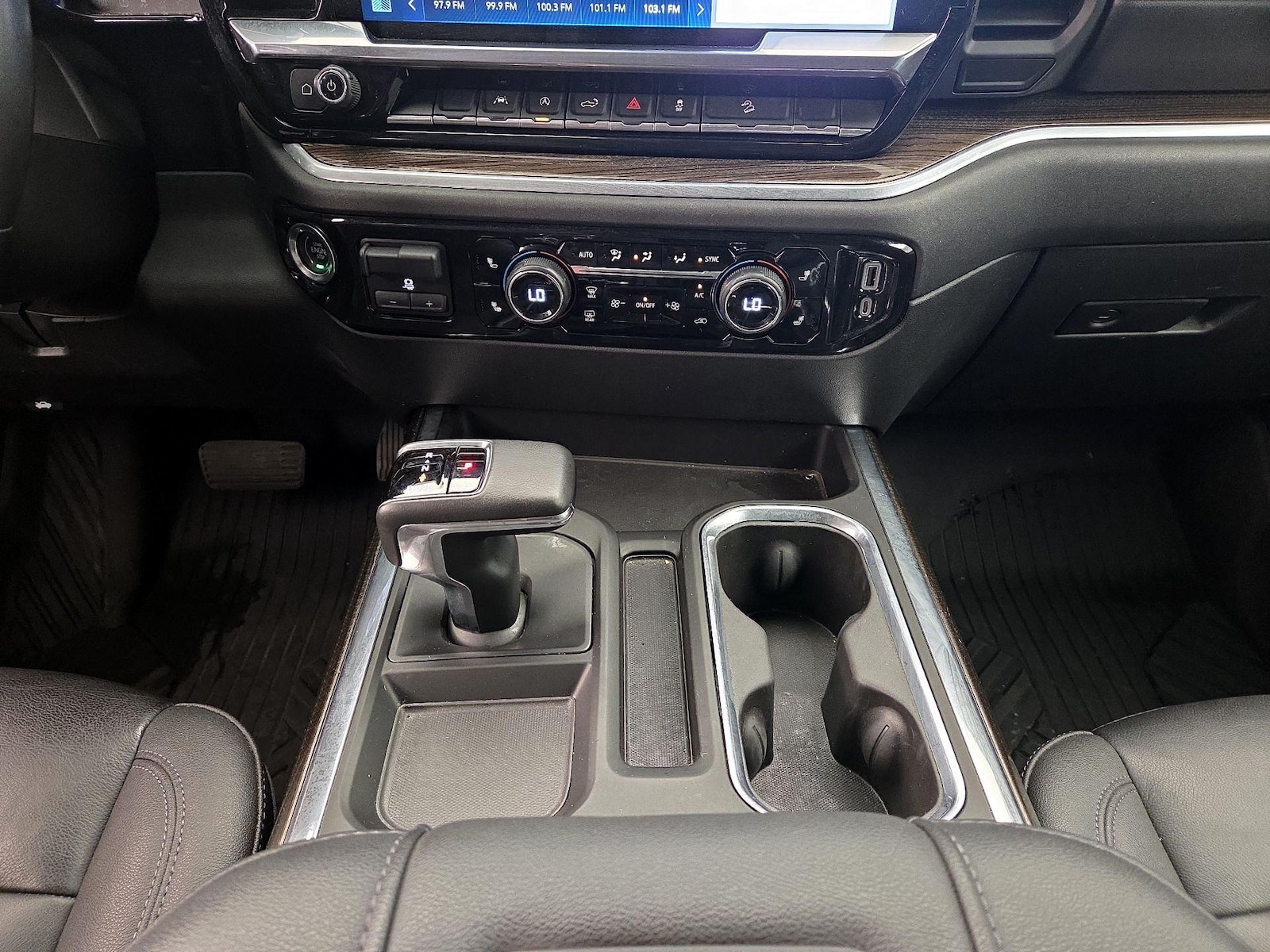 2022 Chevrolet Silverado 1500 RST - Photo 18