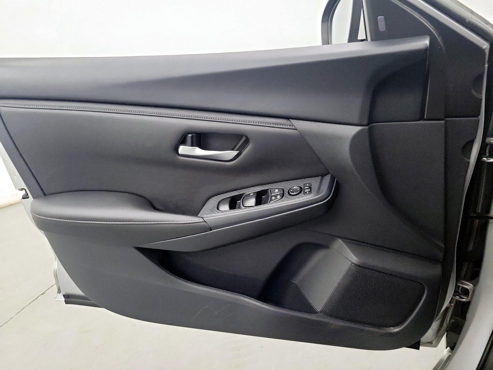 Thumbnail: 2023 Nissan Sentra - 10