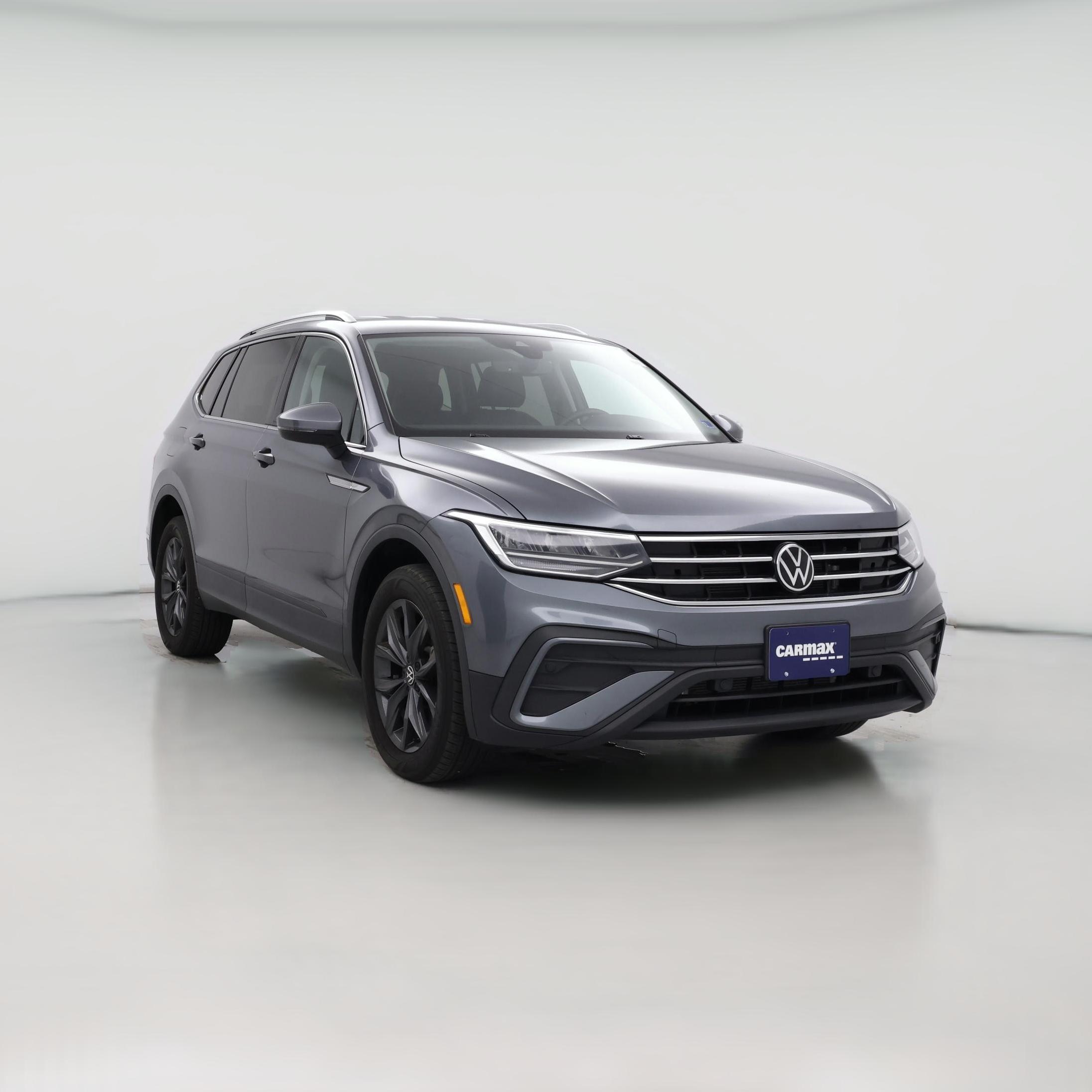 Thumbnail: 2023 Volkswagen Tiguan - 1