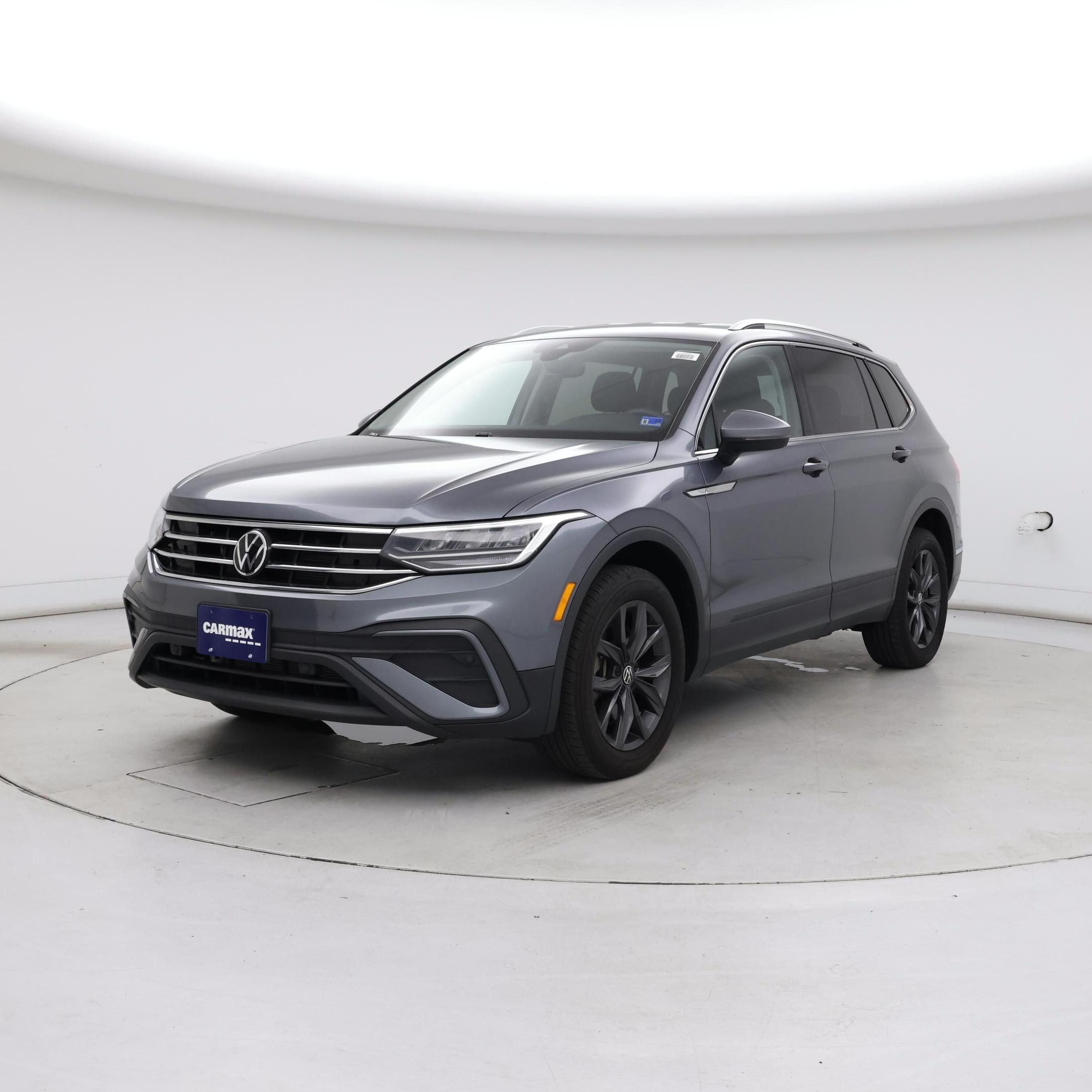 Thumbnail: 2023 Volkswagen Tiguan - 4