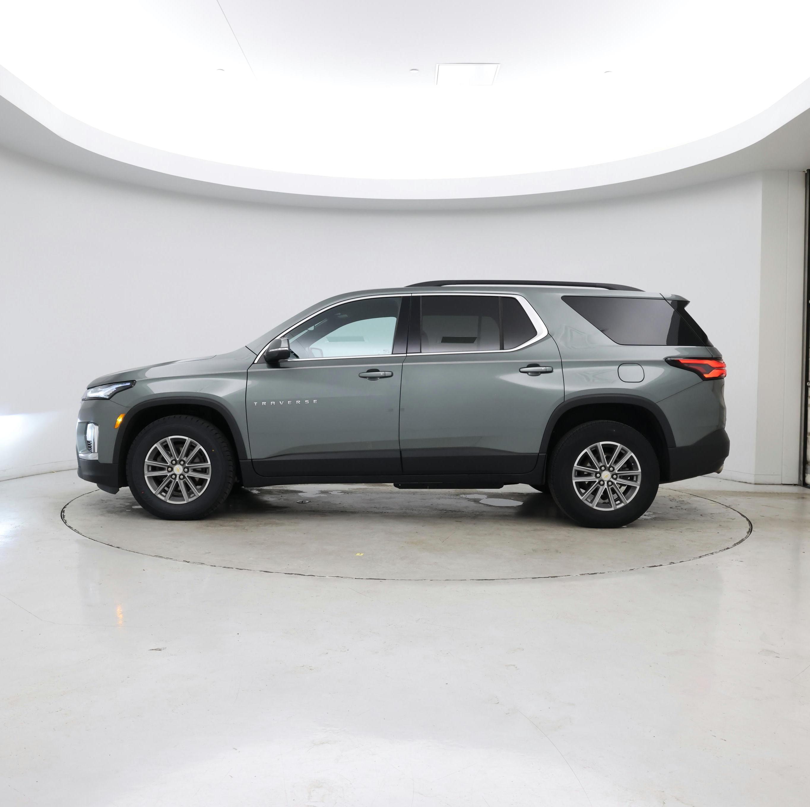Thumbnail: 2023 Chevrolet Traverse - 3