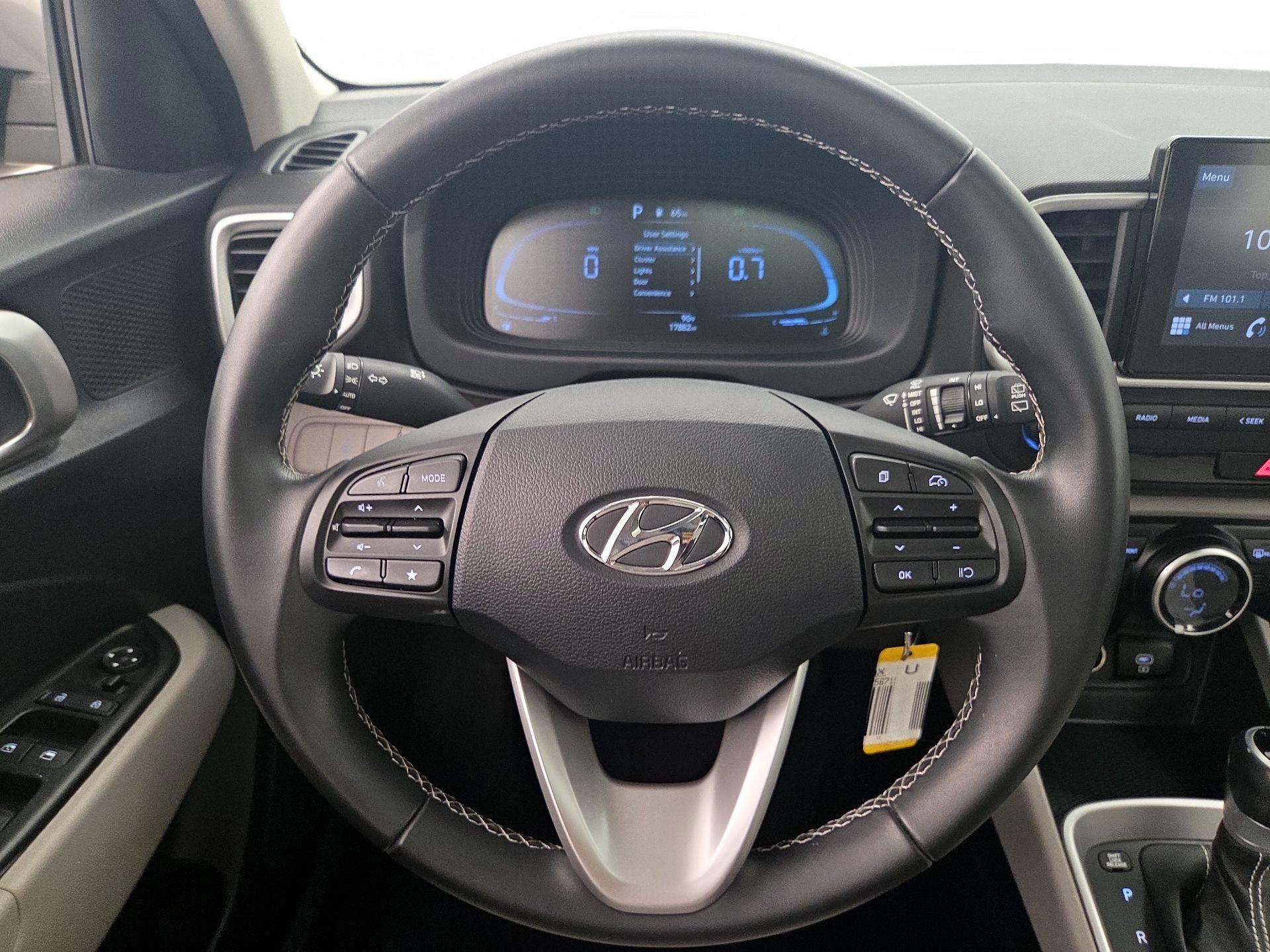 Thumbnail: 2023 Hyundai Venue - 10