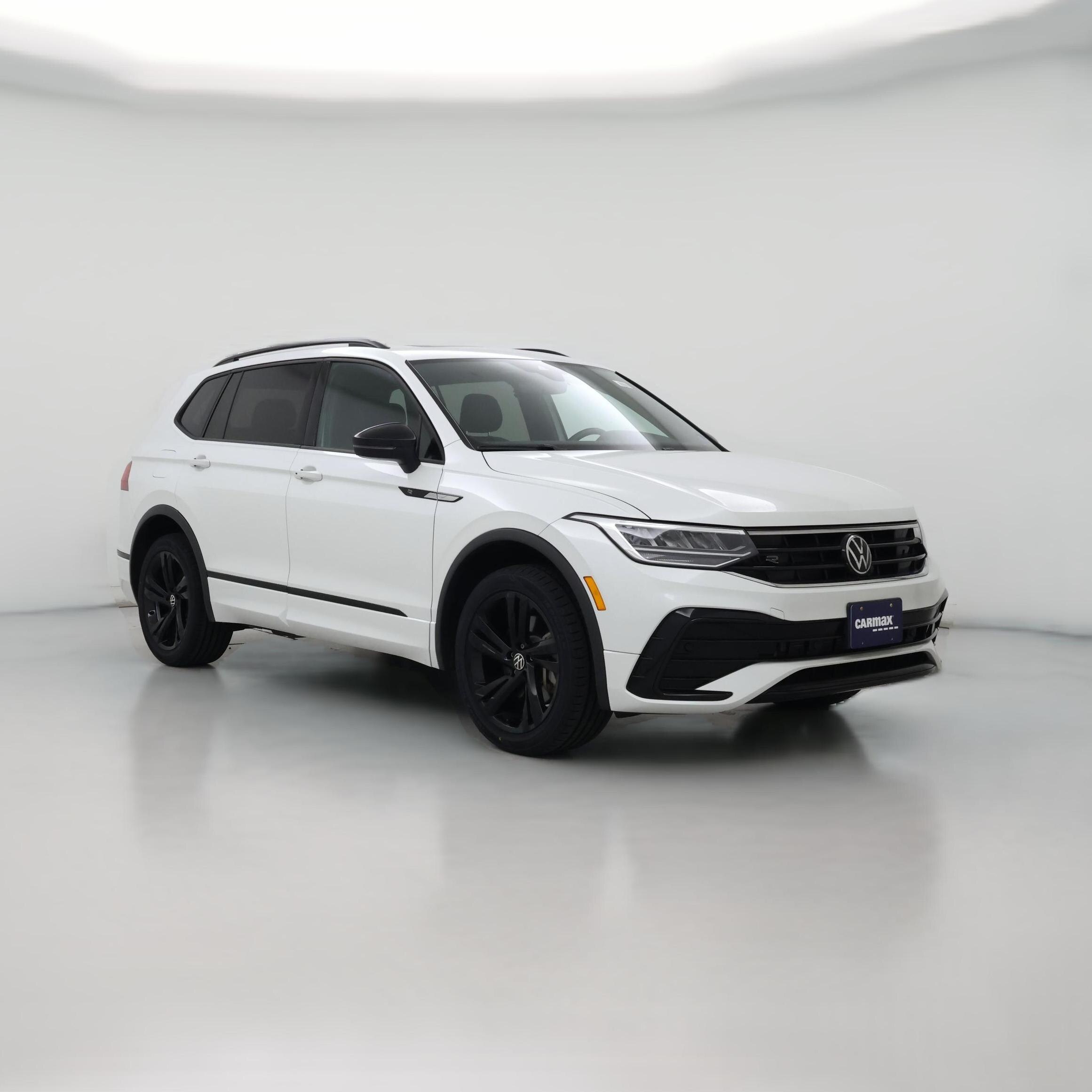 Thumbnail: 2023 Volkswagen Tiguan - 1