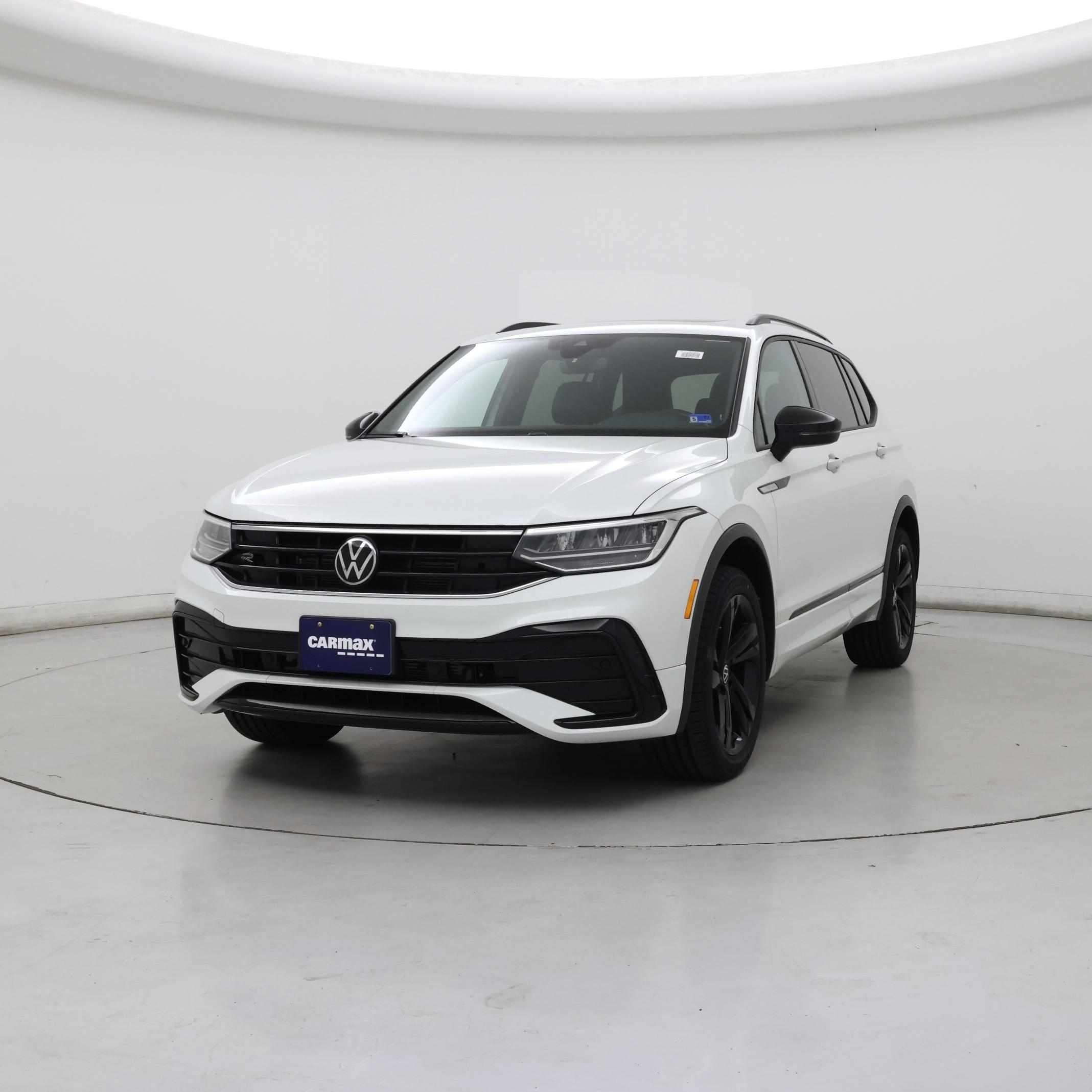 Thumbnail: 2023 Volkswagen Tiguan - 4