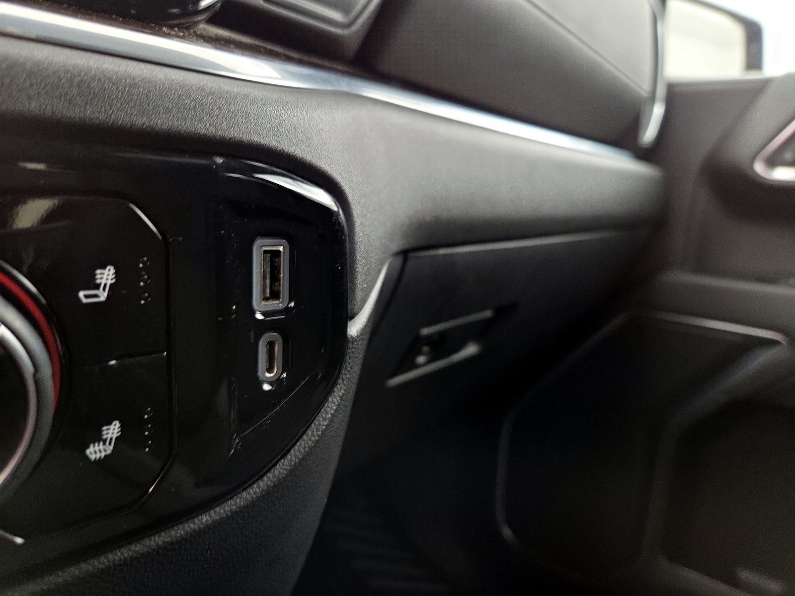 2022 Chevrolet Silverado 1500 LT - Photo 19