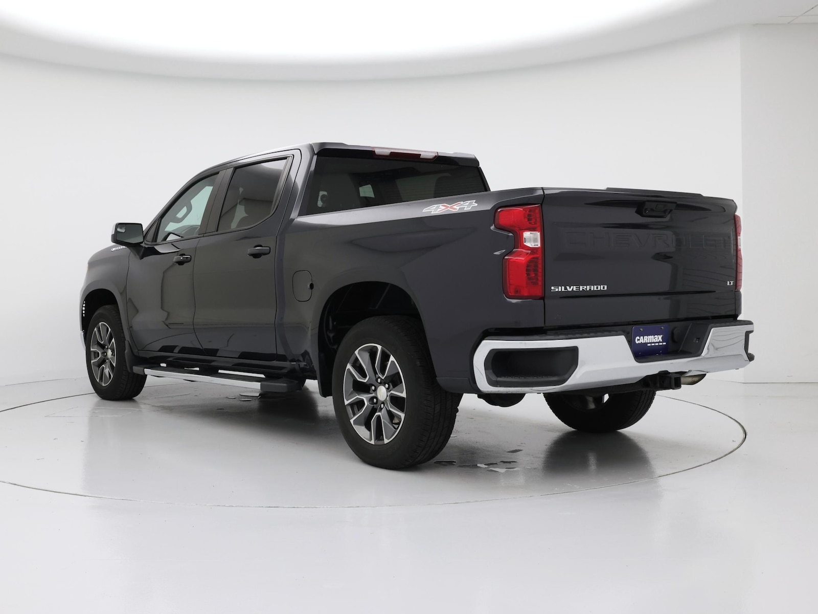 2022 Chevrolet Silverado 1500 LT - Photo 3